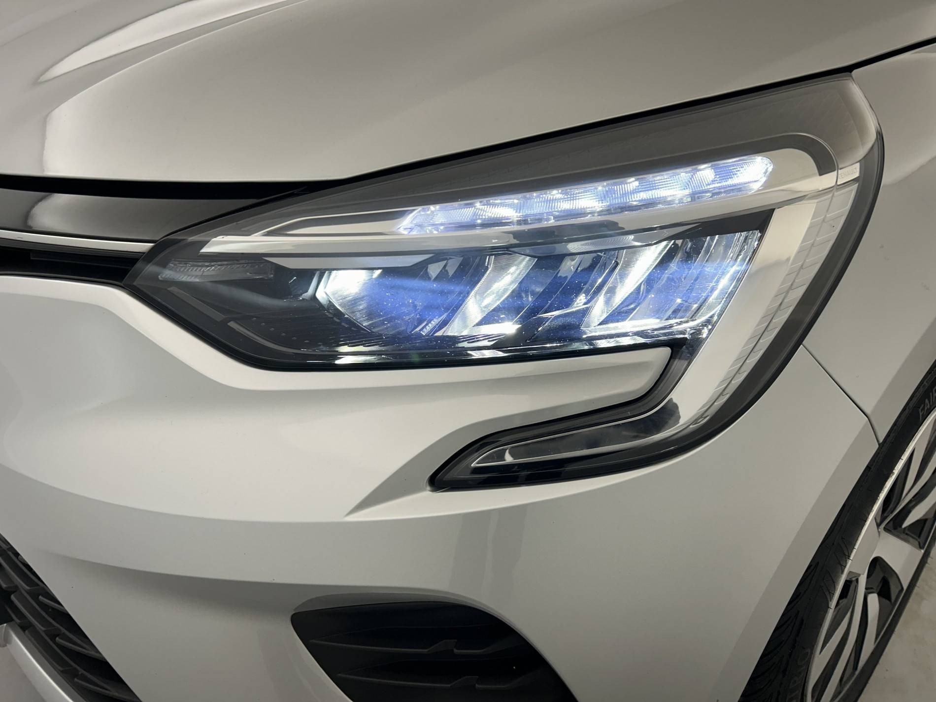 Vente en ligne Renault Clio 5 Clio TCe 90 au prix de 13 990 €