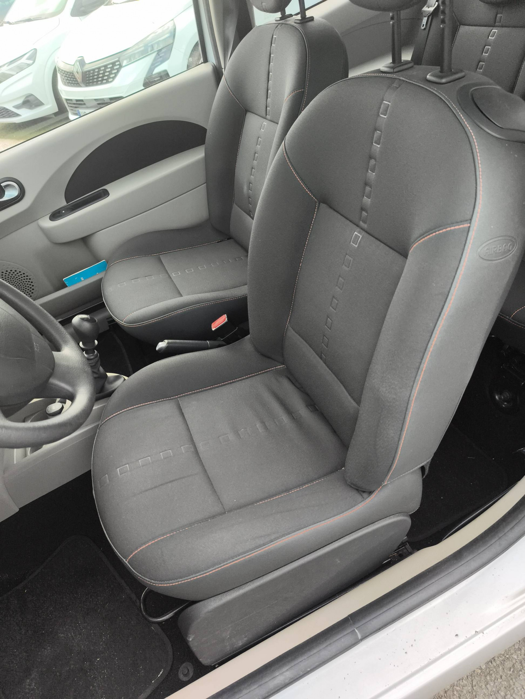 Vente en ligne Renault Twingo 2  1.2 16v 75 au prix de 6 490 €