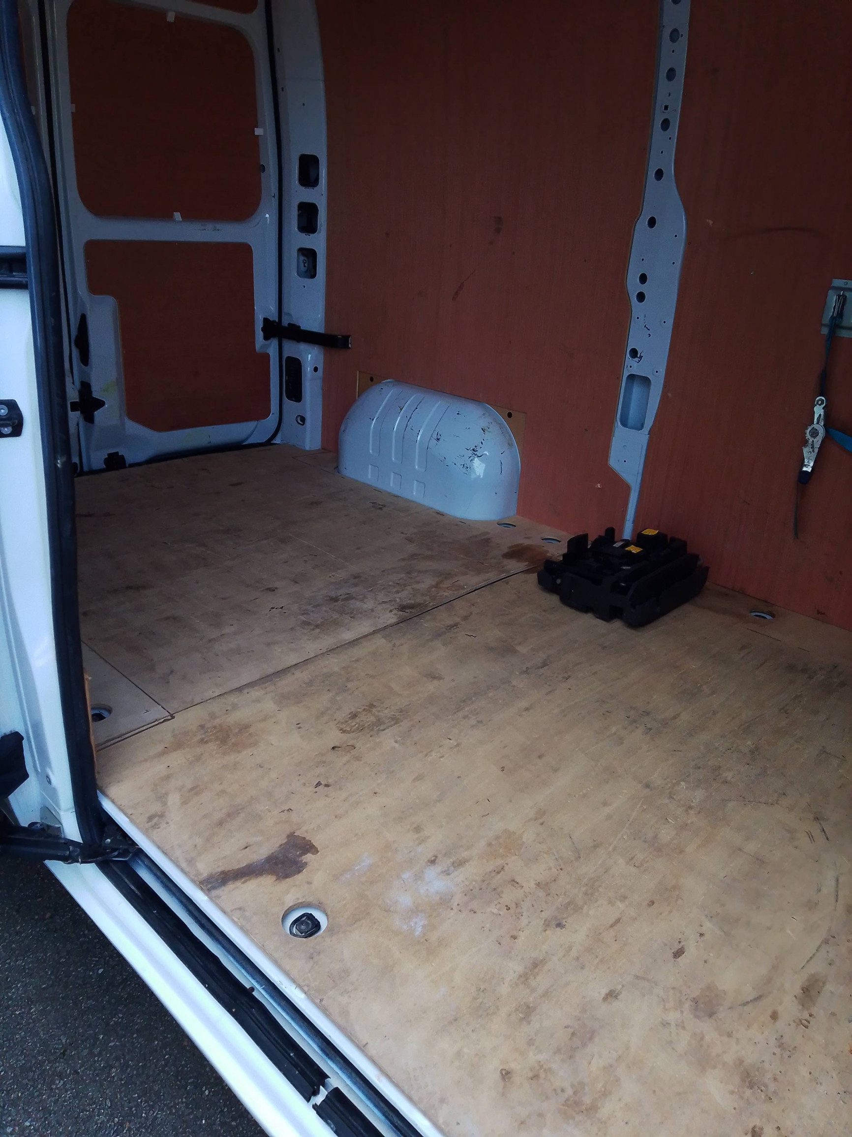Vente en ligne Renault Master Fourgon MASTER FGN TRAC F3500 L2H2 BLUE DCI 135 au prix de 19 990 €