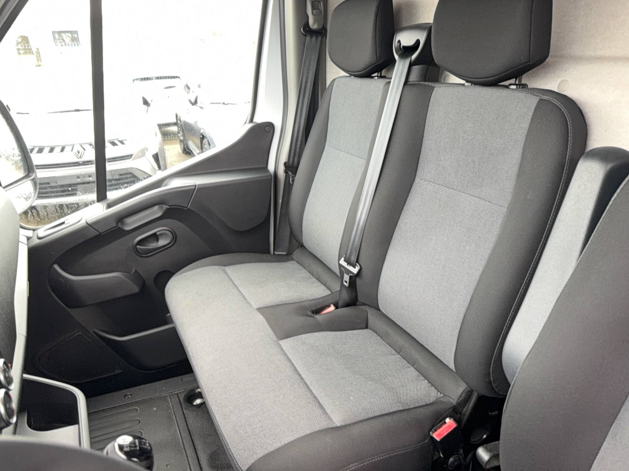 Vente en ligne Renault Master Fourgon MASTER FGN TRAC F3500 L3H3 BLUE DCI 135 au prix de 29 840 €