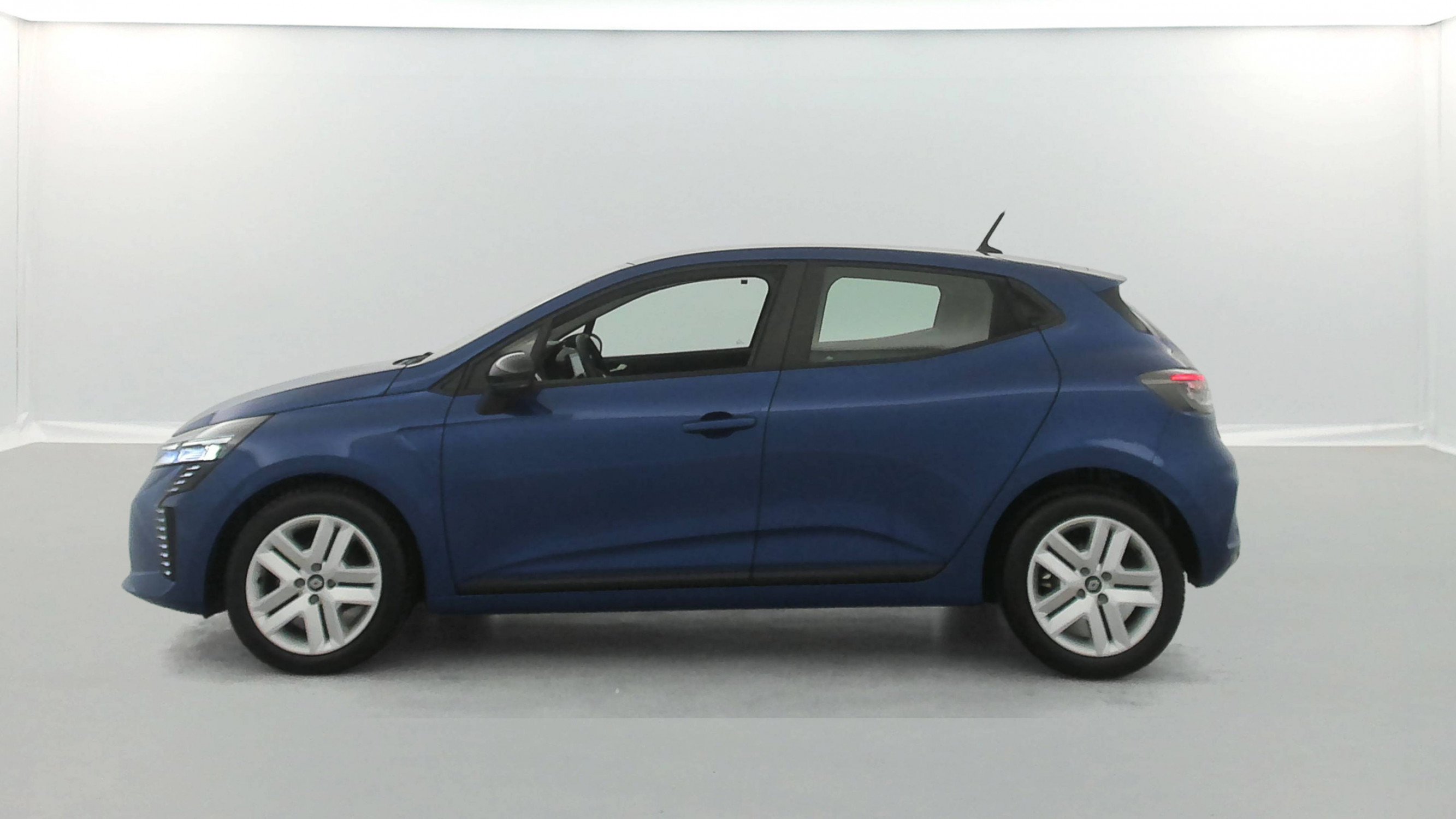 Vente en ligne Renault Clio 5 Clio TCe 90 au prix de 15 290 €