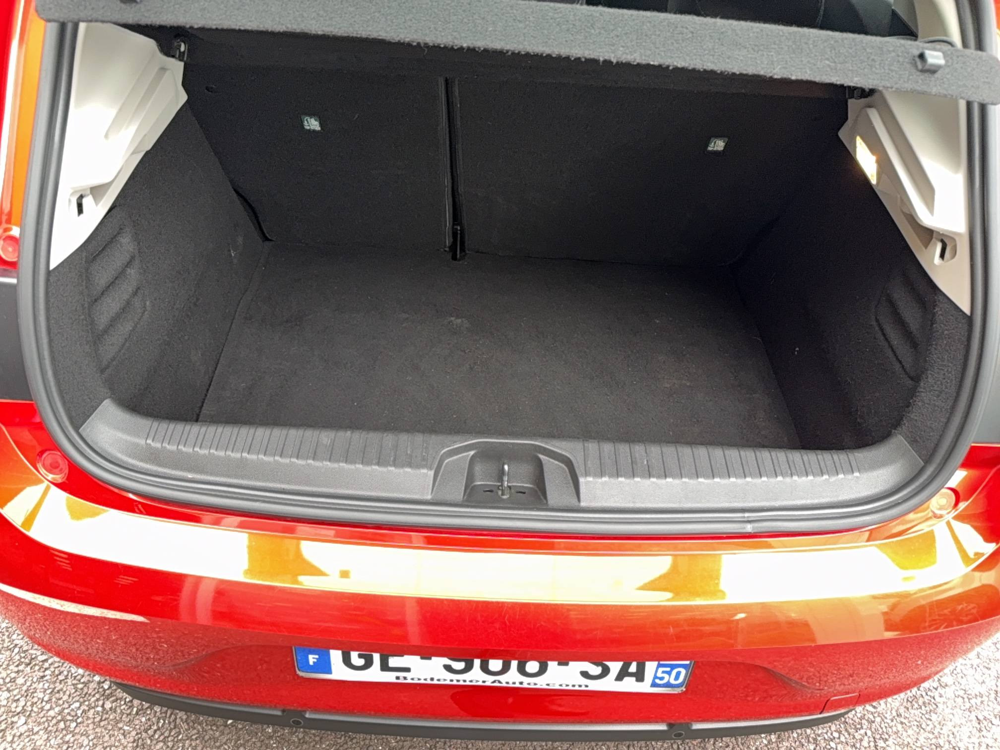Vente en ligne Renault Clio 5 Clio E-Tech 140 - 21N au prix de 15 375 €