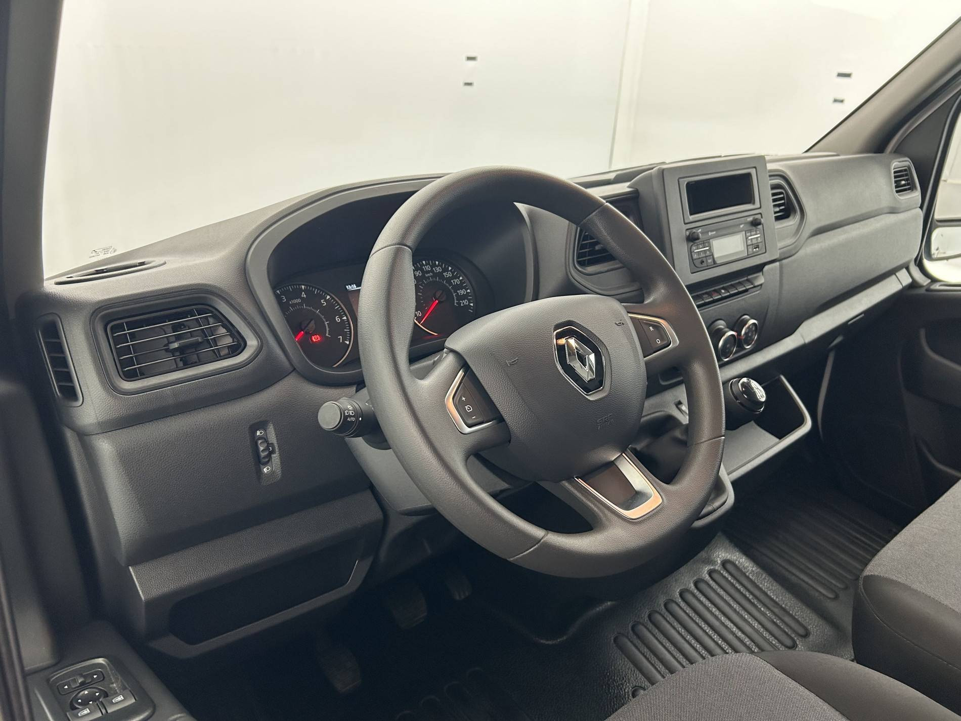 Vente en ligne Renault Master Fourgon MASTER FGN TRAC F3500 L3H3 BLUE DCI 135 au prix de 28 990 €
