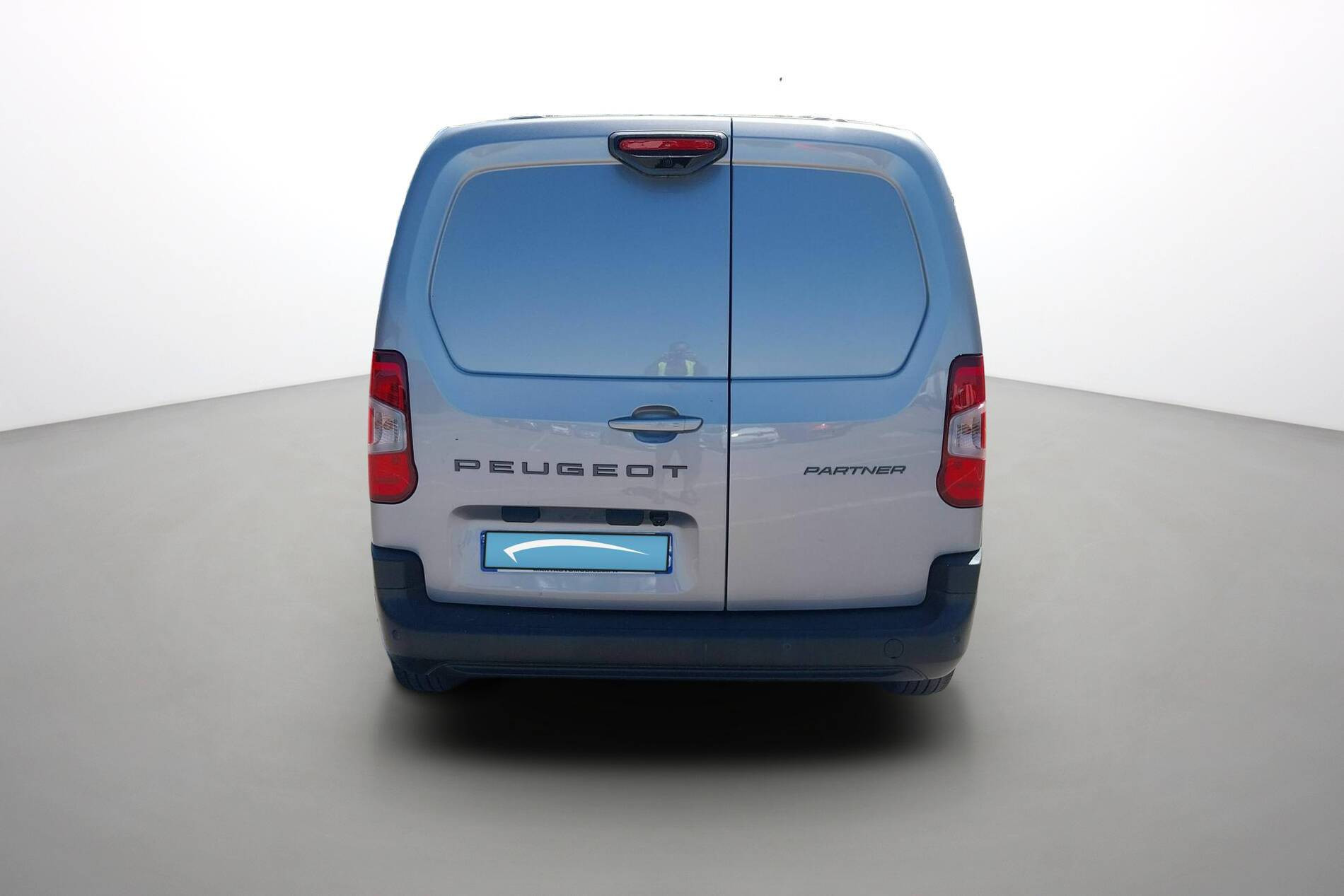 Vente en ligne Peugeot Partner Fourgon  M 650 KG BLUEHDI 130 S&S EAT8 au prix de 18 990 €