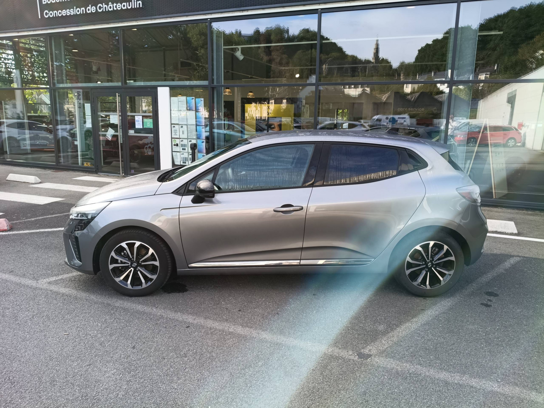 Vente en ligne Renault Clio 5 Clio E-Tech full hybrid 145 ch GSR2 au prix de 19 790 €