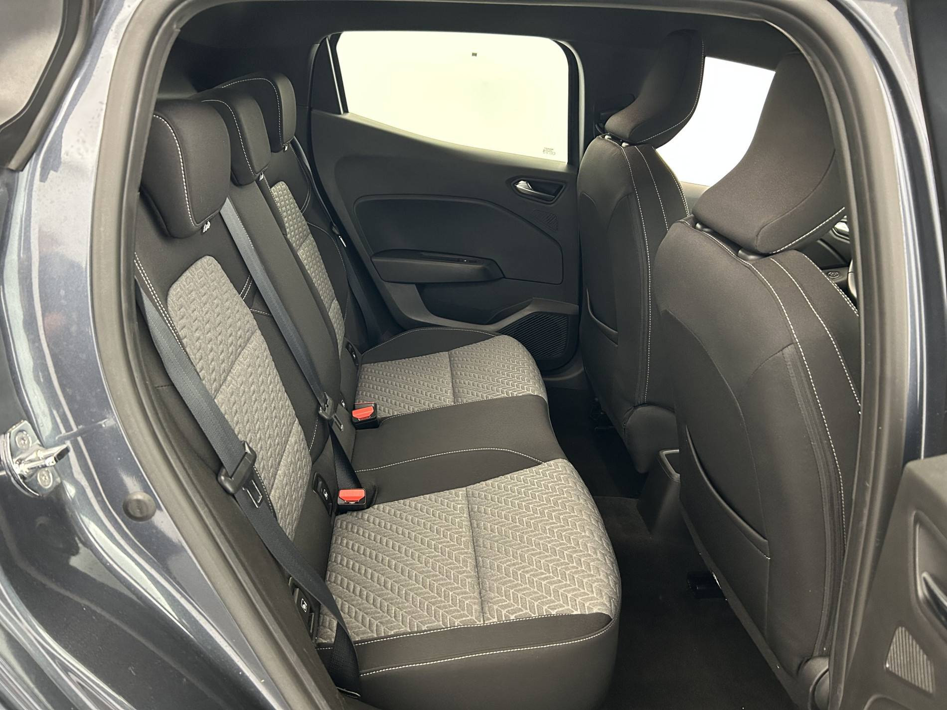 Vente en ligne Renault Clio 5 Clio TCe 90 - 21N au prix de 13 690 €