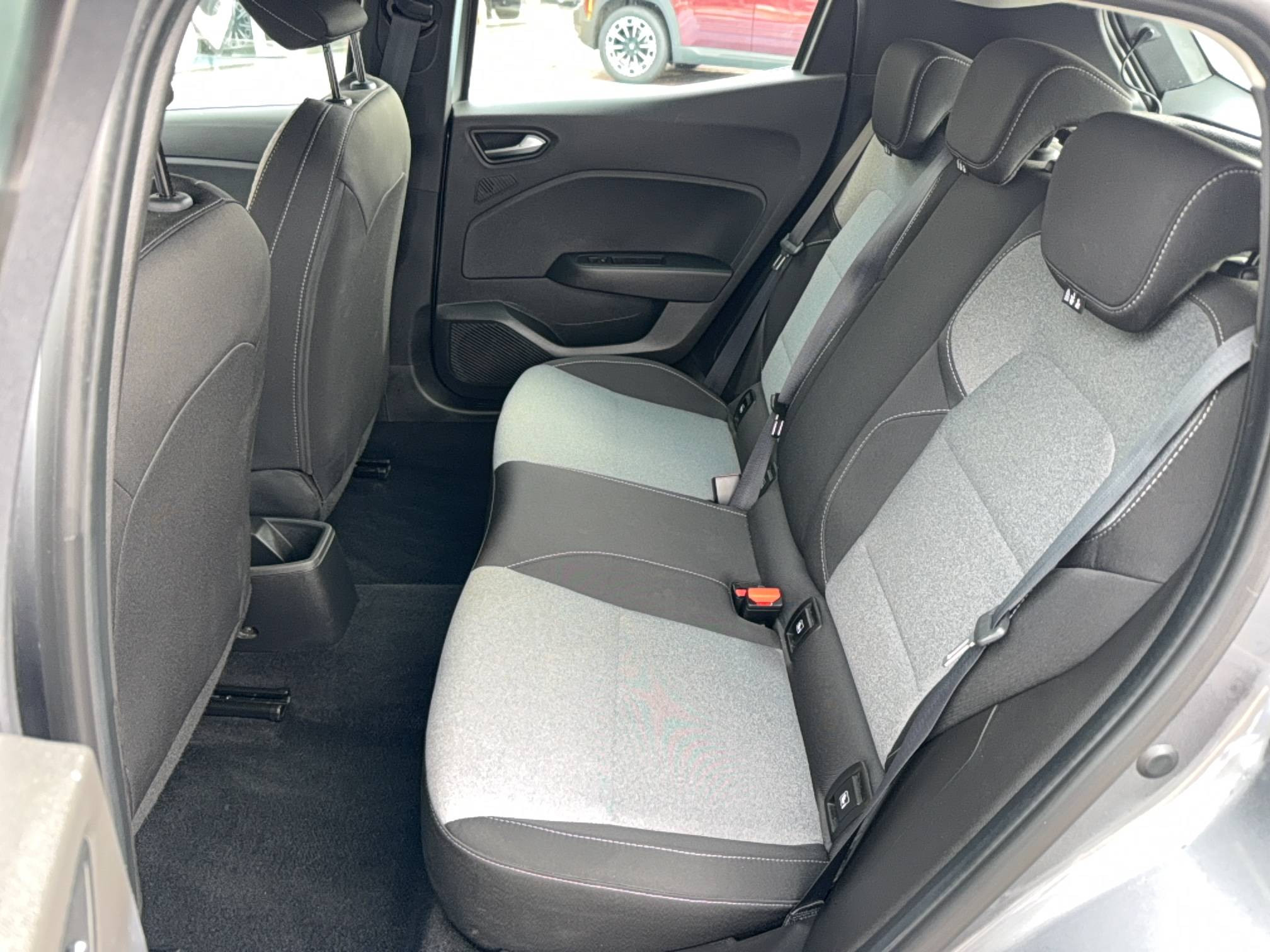 Vente en ligne Renault Clio 5 Clio TCe 90 au prix de 15 990 €
