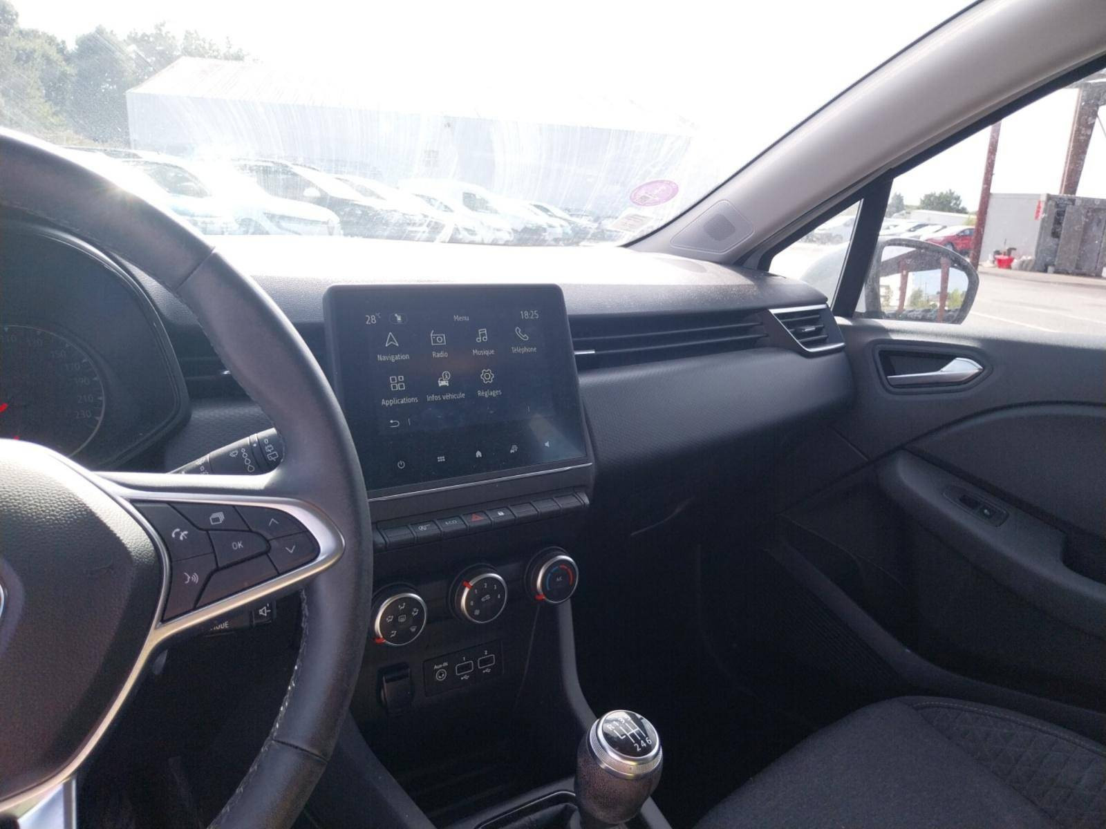 Vente en ligne Renault Clio 5 Clio TCe 90 - 21N au prix de 13 491 €