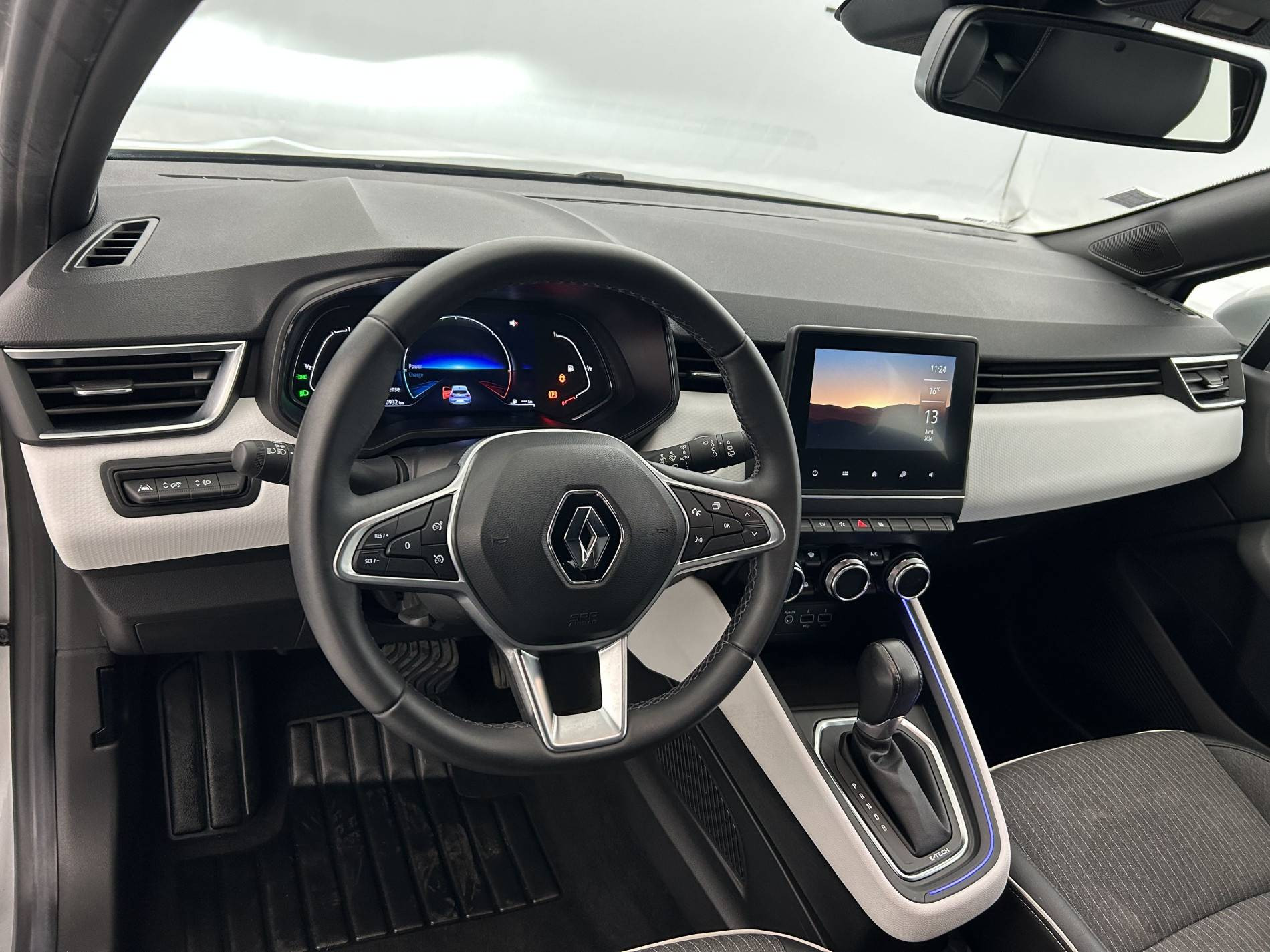 Vente en ligne Renault Clio 5 Clio E-Tech 140 - 21N au prix de 16 500 €