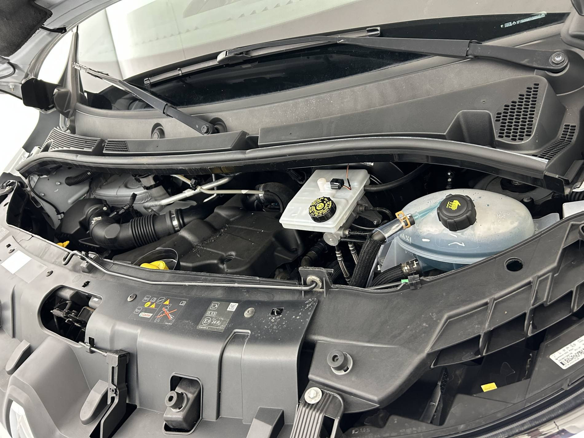 Vente en ligne Renault Master Fourgon MASTER FGN TRAC F3500 L2H2 BLUE DCI 135 au prix de 22 390 €