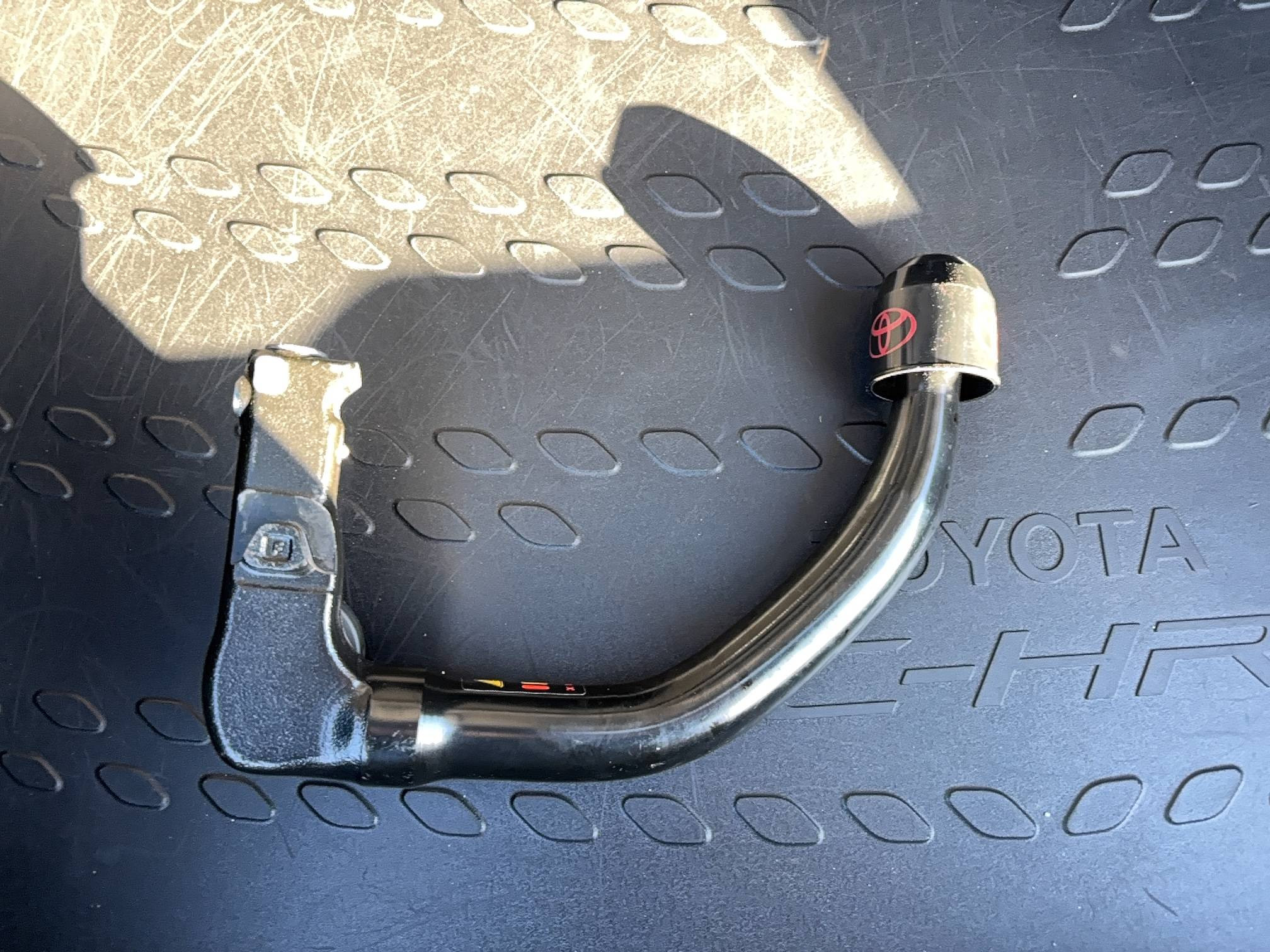 Vente en ligne Toyota C-HR C-HR Hybride 1.8L au prix de 19 990 €