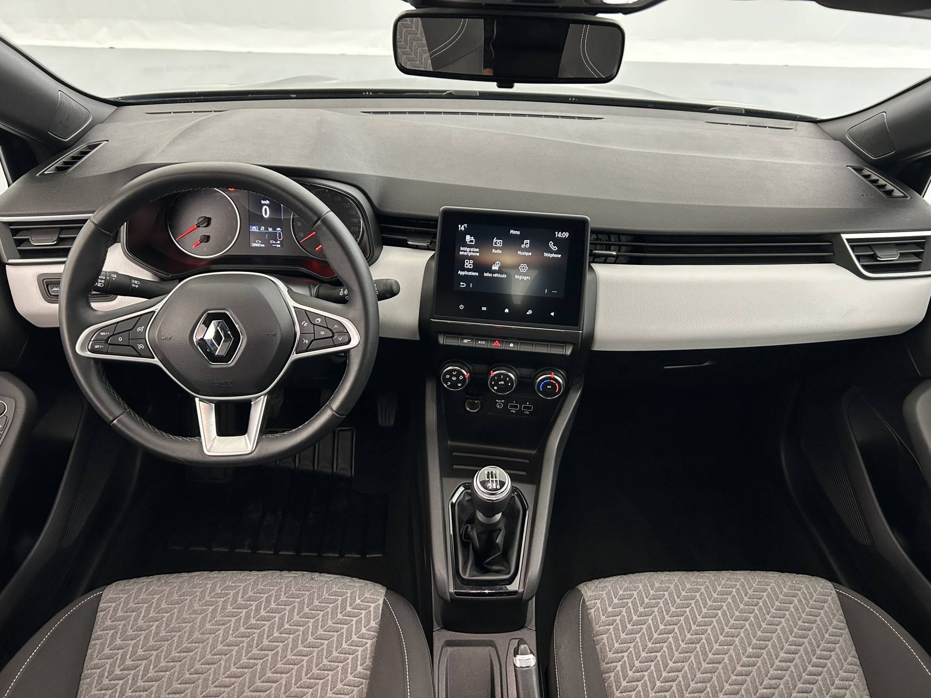 Vente en ligne Renault Clio 5 Clio TCe 90 - 21N au prix de 14 990 €
