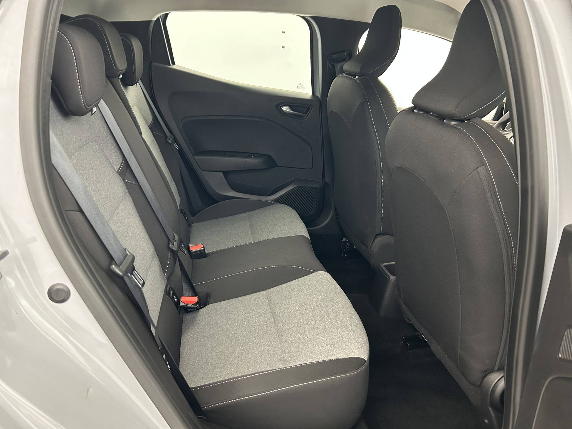 Vente en ligne Renault Clio 5 Clio TCe 90 au prix de 15 990 €