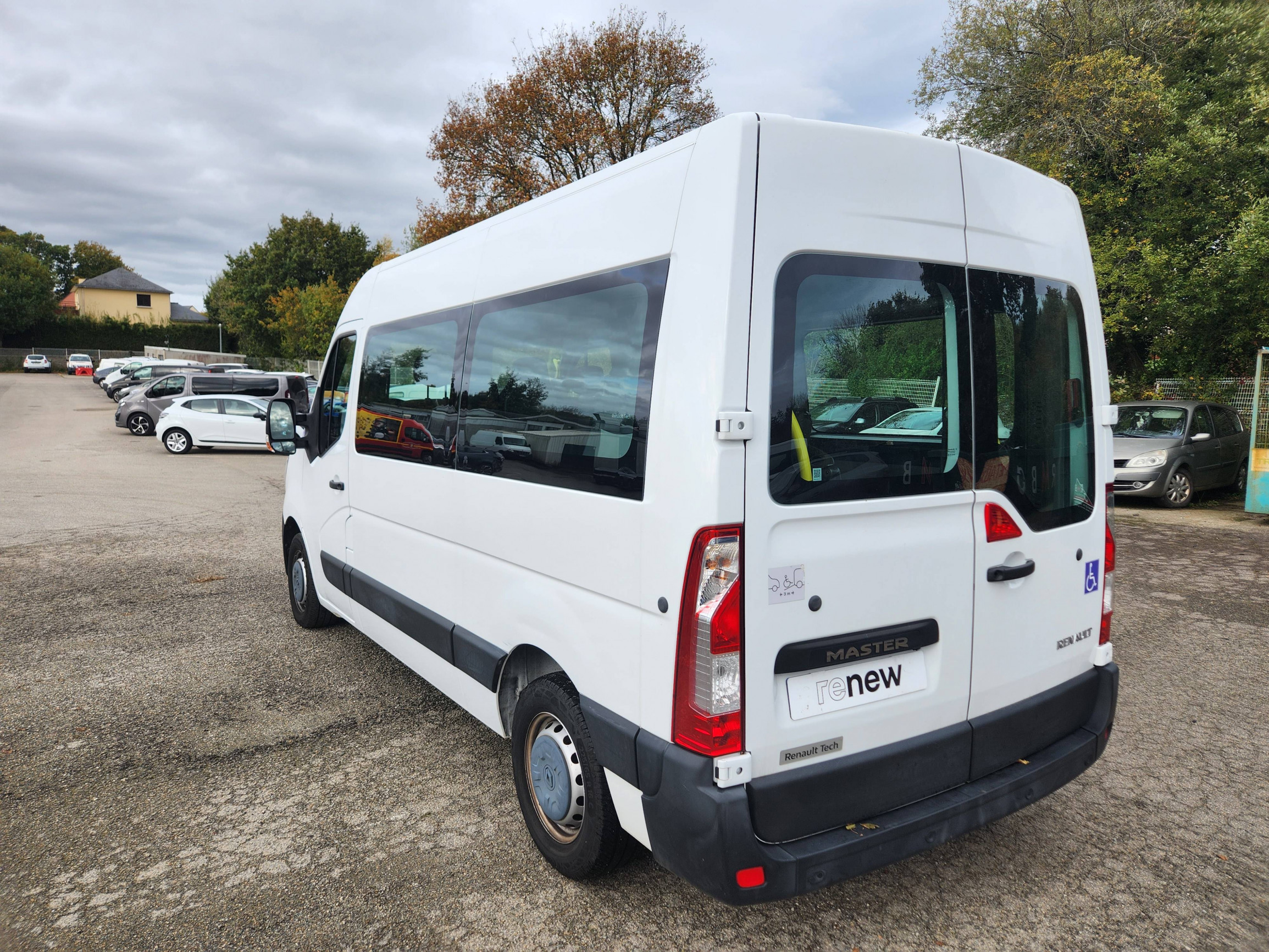 Vente en ligne Renault Master Fourgon MASTER FGN TRAC F3500 L2H2 DCI 135 au prix de 33 990 €