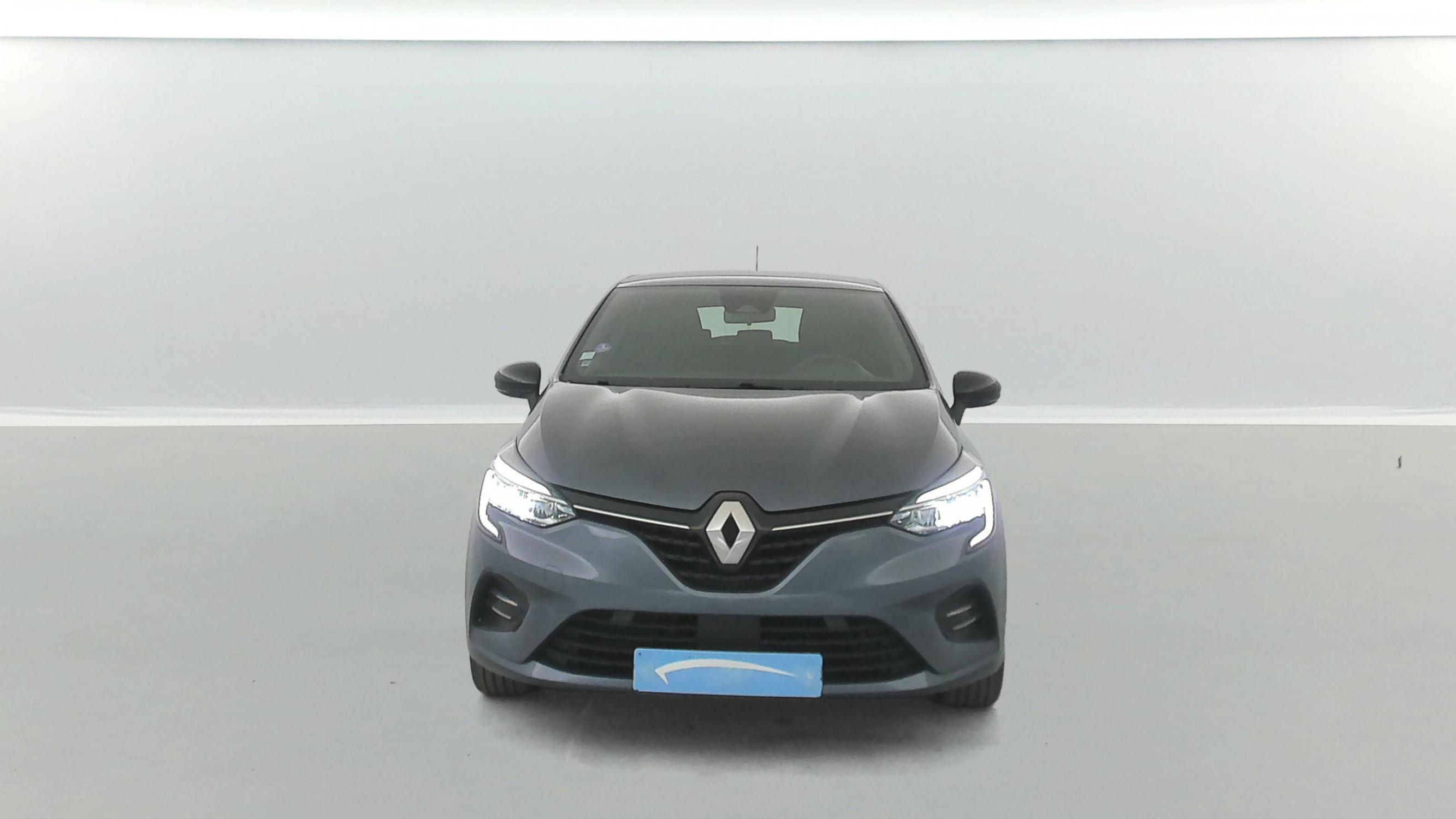 Vente en ligne Renault Clio 5 Clio E-Tech 140 - 21N au prix de 16 990 €