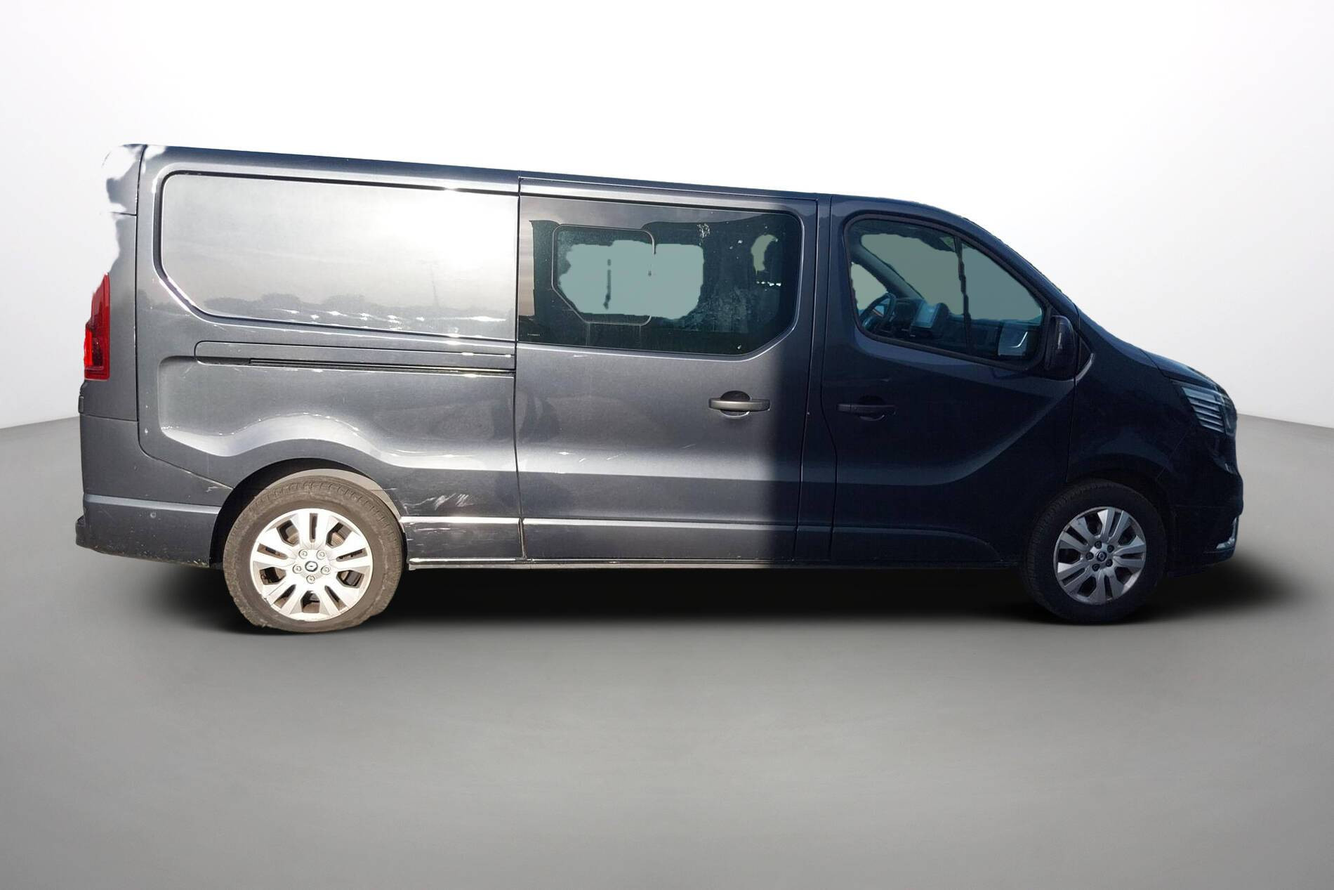Vente en ligne Renault Trafic Cabine Approfondie TRAFIC CA L2H1 3000 KG BLUE DCI 150 EDC au prix de 31 590 €