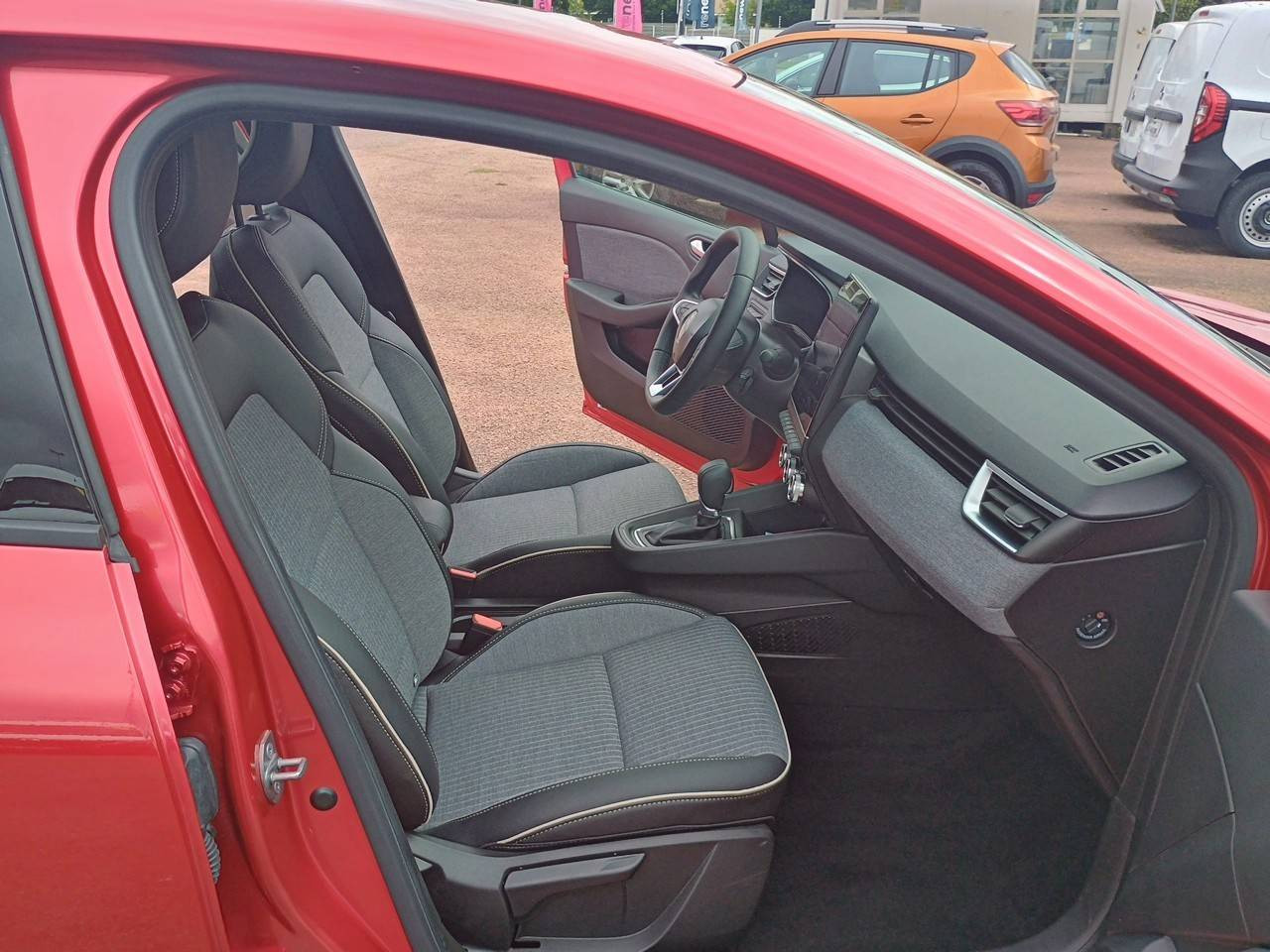 Vente en ligne Renault Clio 5 Clio E-Tech full hybrid 145 au prix de 19 990 €