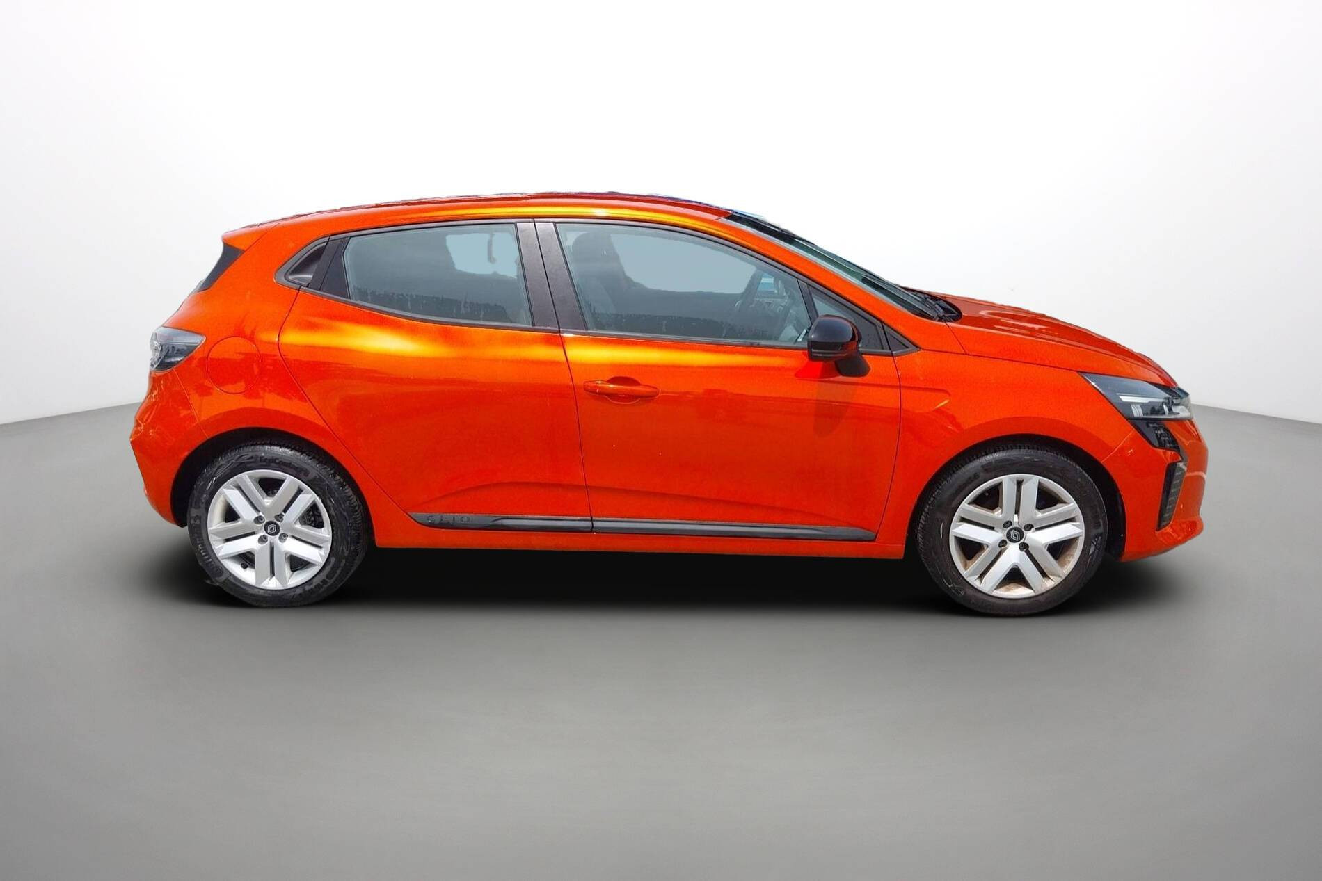 Vente en ligne Renault Clio 5 Clio TCe 90 au prix de 15 490 €