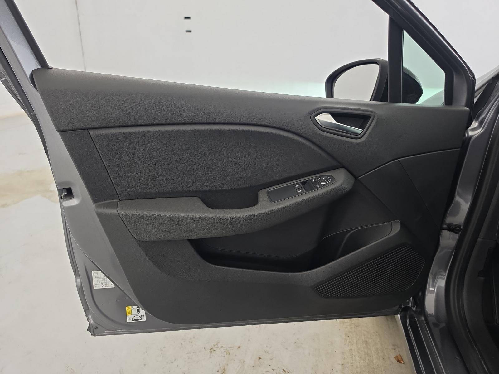 Vente en ligne Renault Clio 5 Clio TCe 90 au prix de 14 490 €