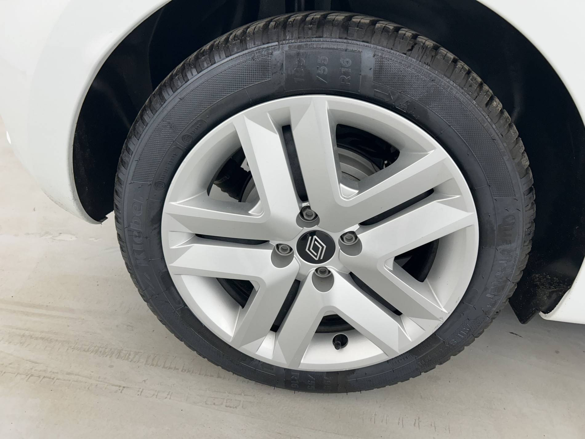 Vente en ligne Renault Clio 5 Clio E-Tech full hybrid 145 au prix de 18 290 €