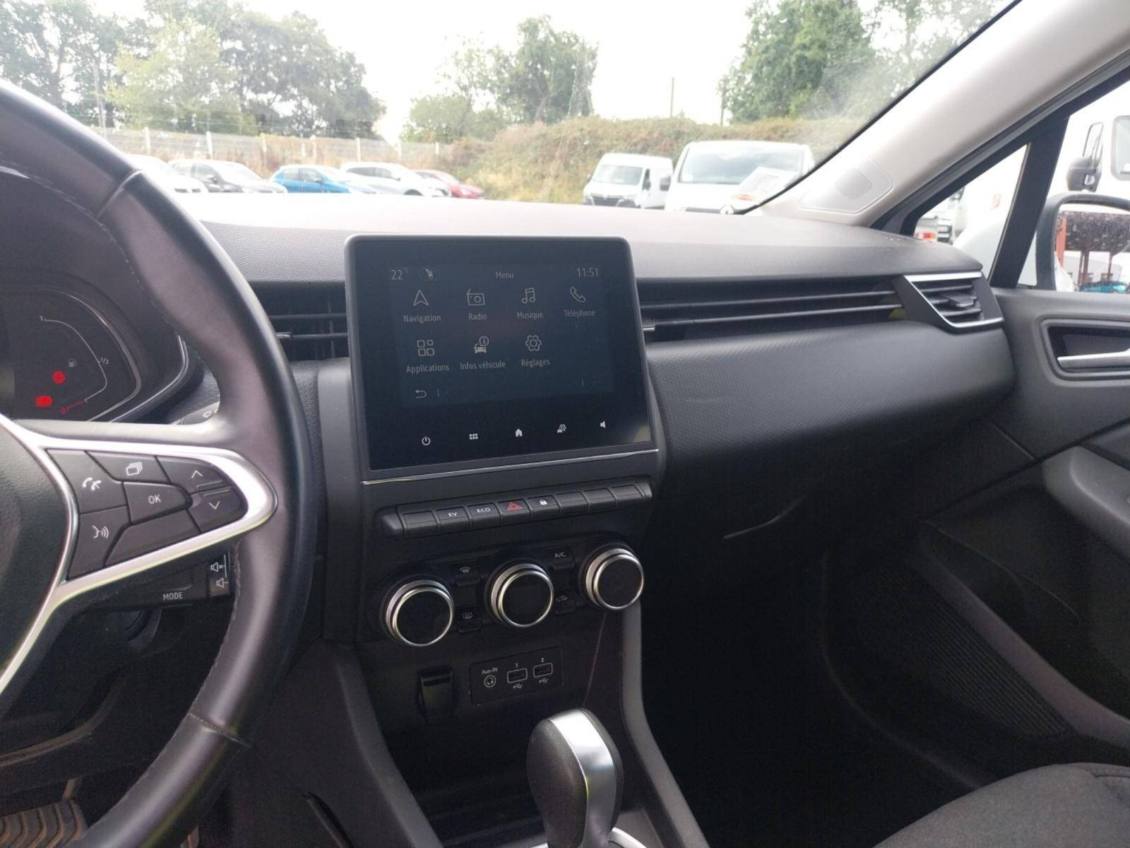 Vente en ligne Renault Clio 5 Clio E-Tech 140 au prix de 12 990 €