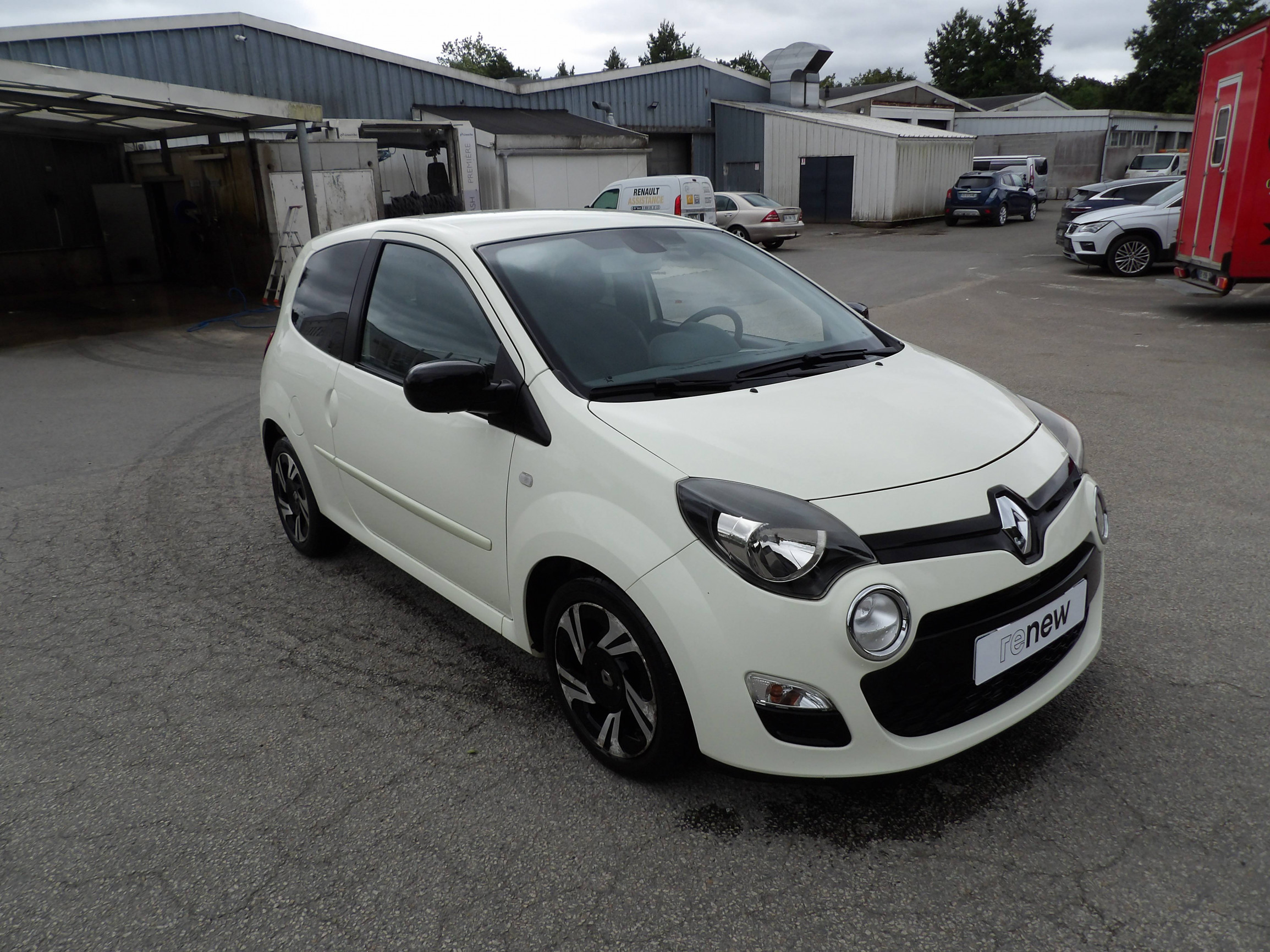 Vente en ligne Renault Twingo 2  1.2 LEV 16v 75 eco2 au prix de 7 499 €