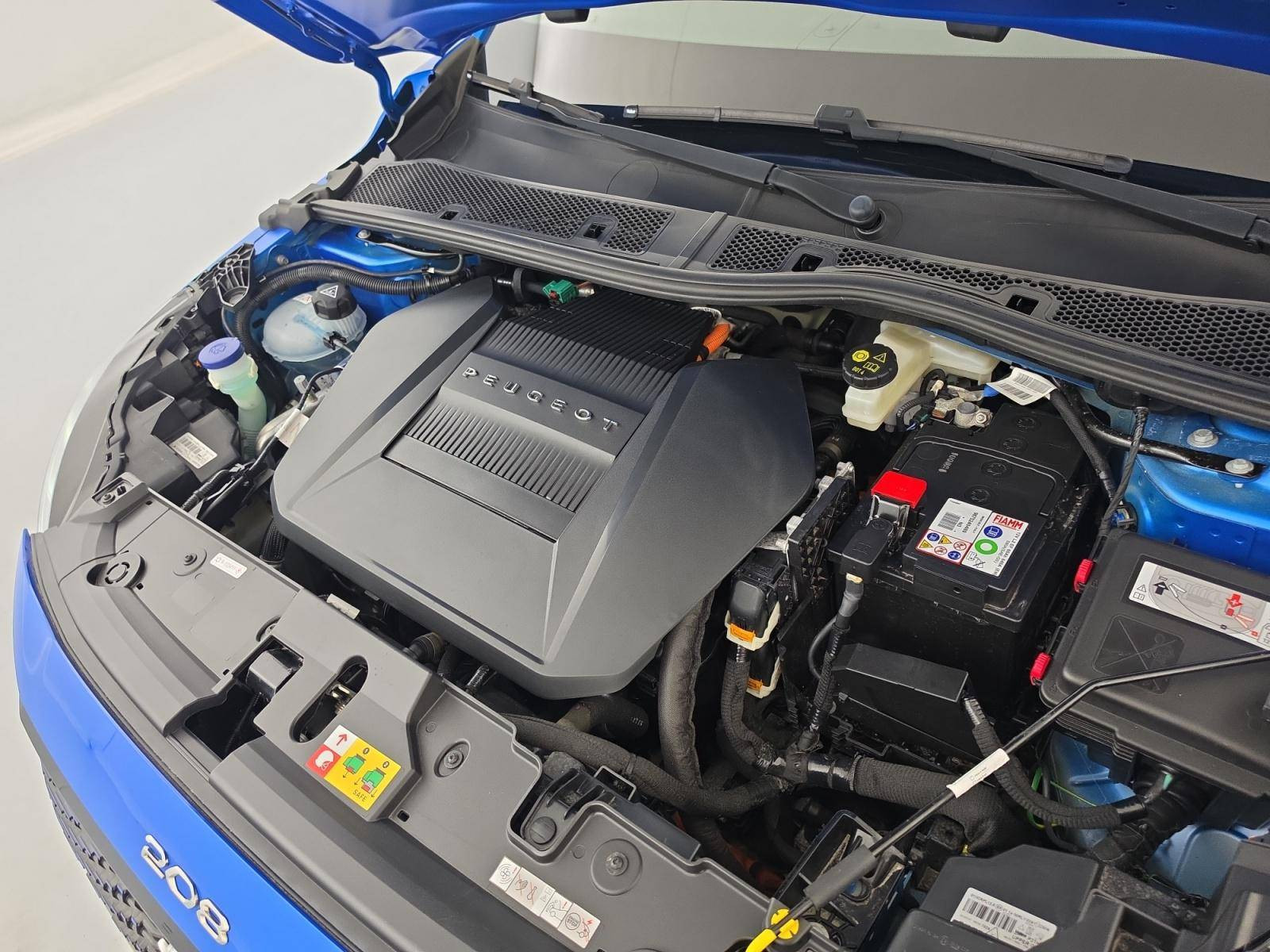 Vente en ligne Peugeot E-208  50 kWh 136ch au prix de 16 490 €
