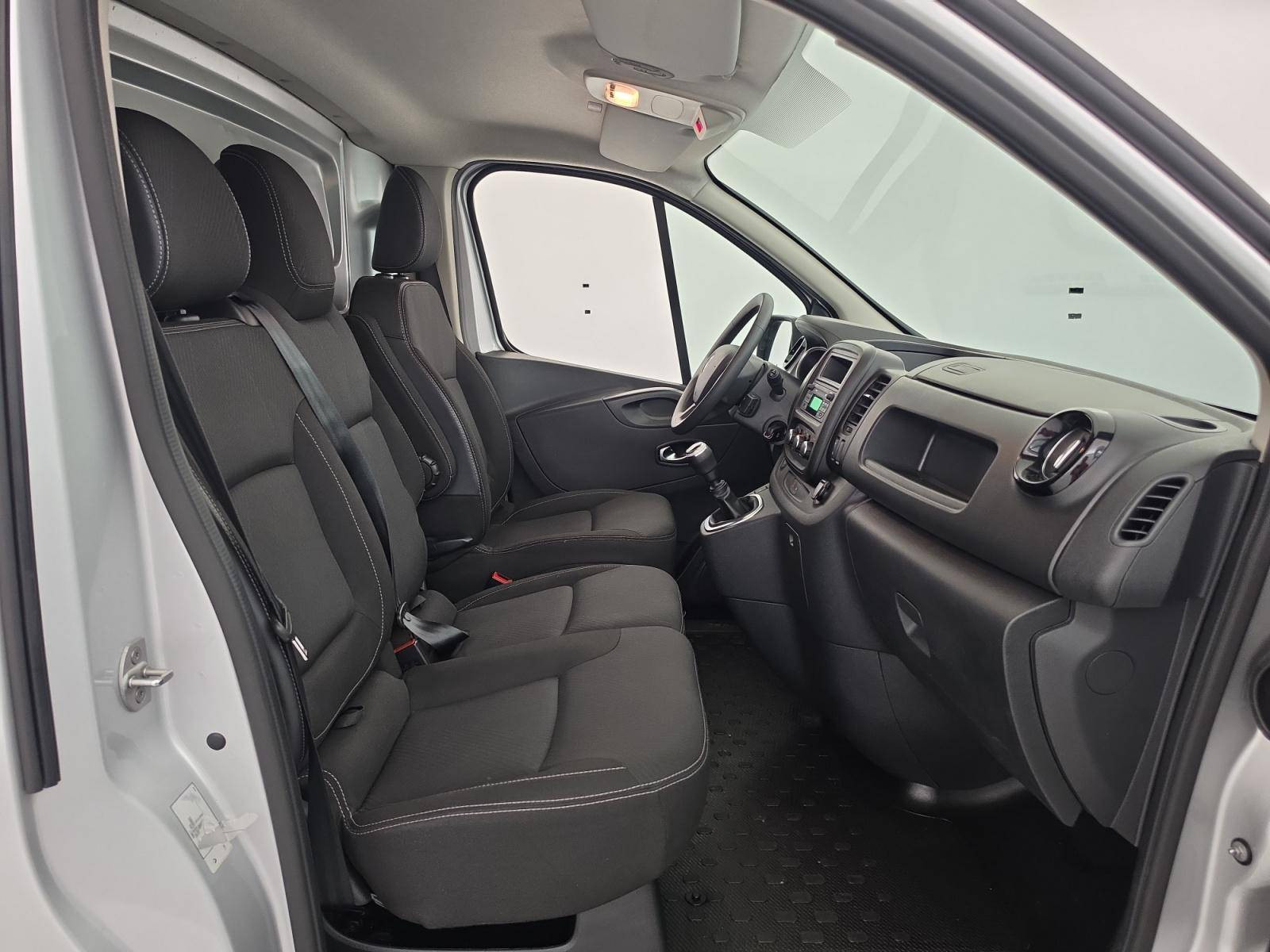 Vente en ligne Renault Trafic 3 Fourgon TRAFIC FGN L1H1 1000 KG DCI 120 au prix de 17 990 €