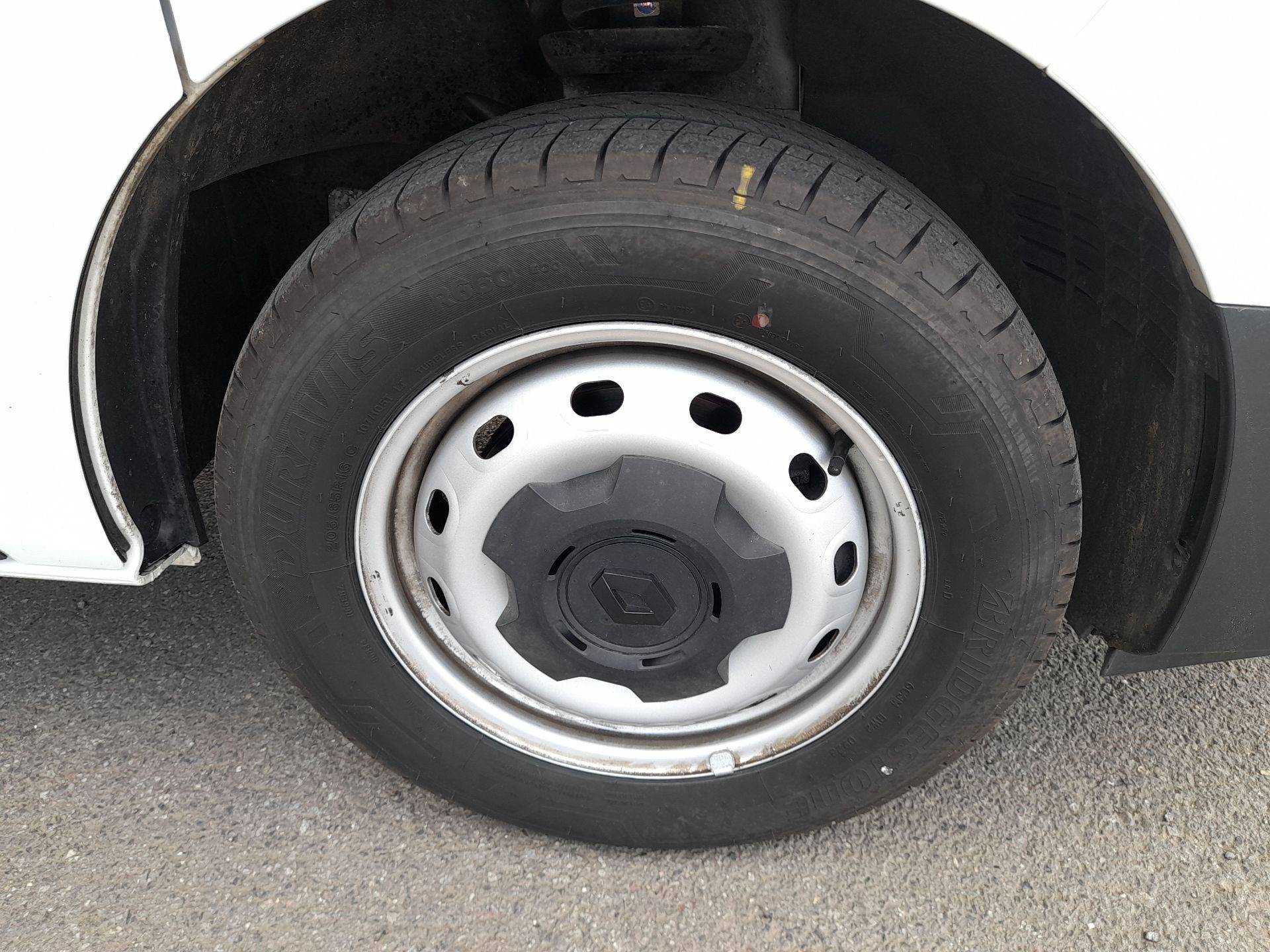 Vente en ligne Renault Trafic 3 Fourgon TRAFIC FGN L1H1 2800 KG BLUE DCI 130 au prix de 18 590 €