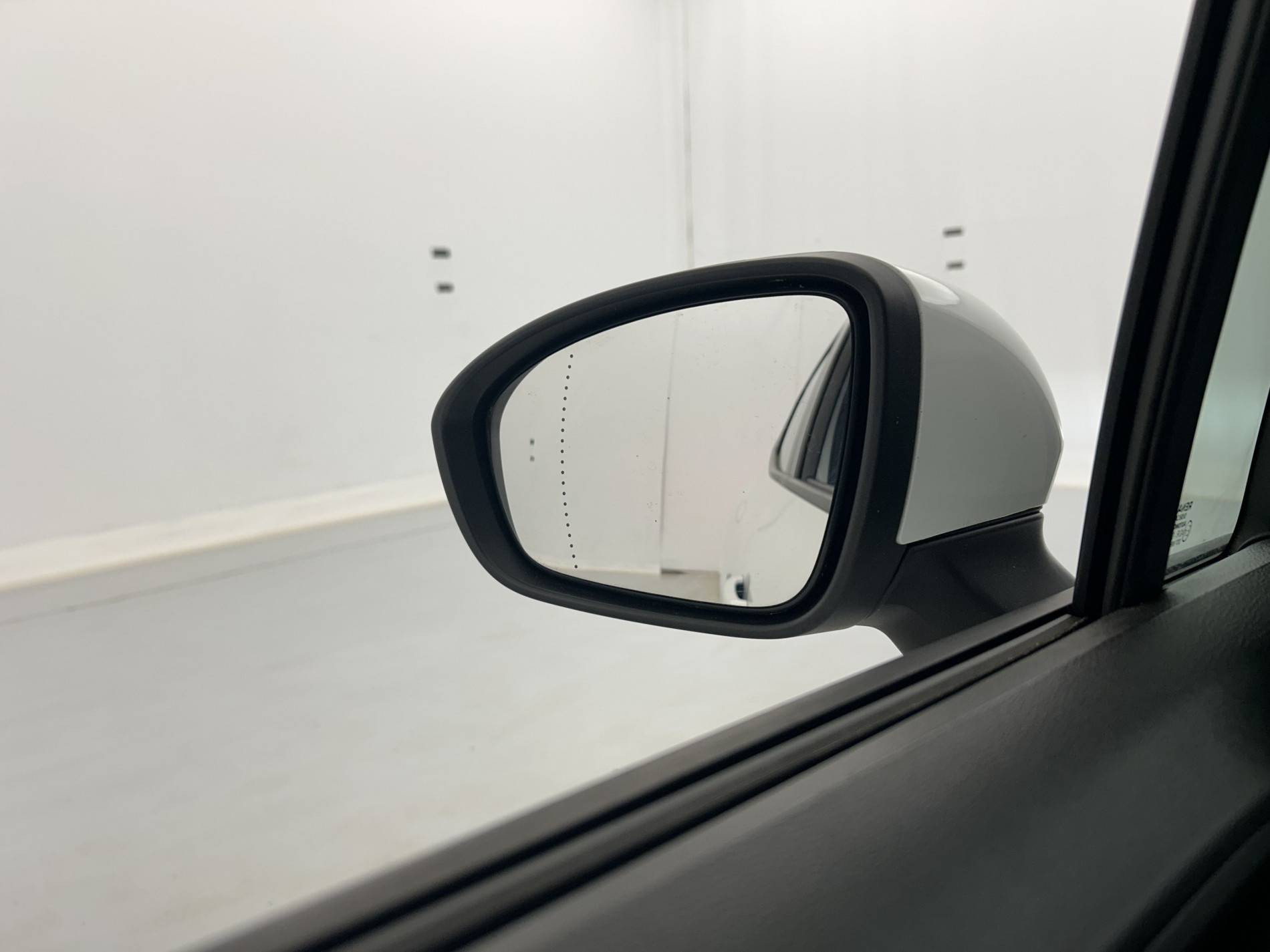 Vente en ligne Renault Clio 5 Clio E-Tech 140 - 21N au prix de 16 590 €