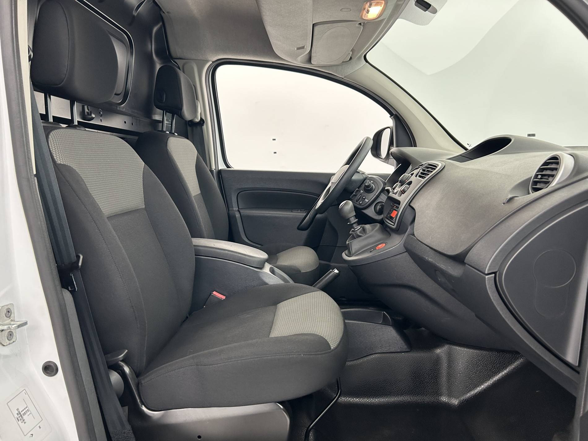 Vente en ligne Renault Kangoo Express  GRAND VOLUME BLUE DCI 115 au prix de 12 490 €