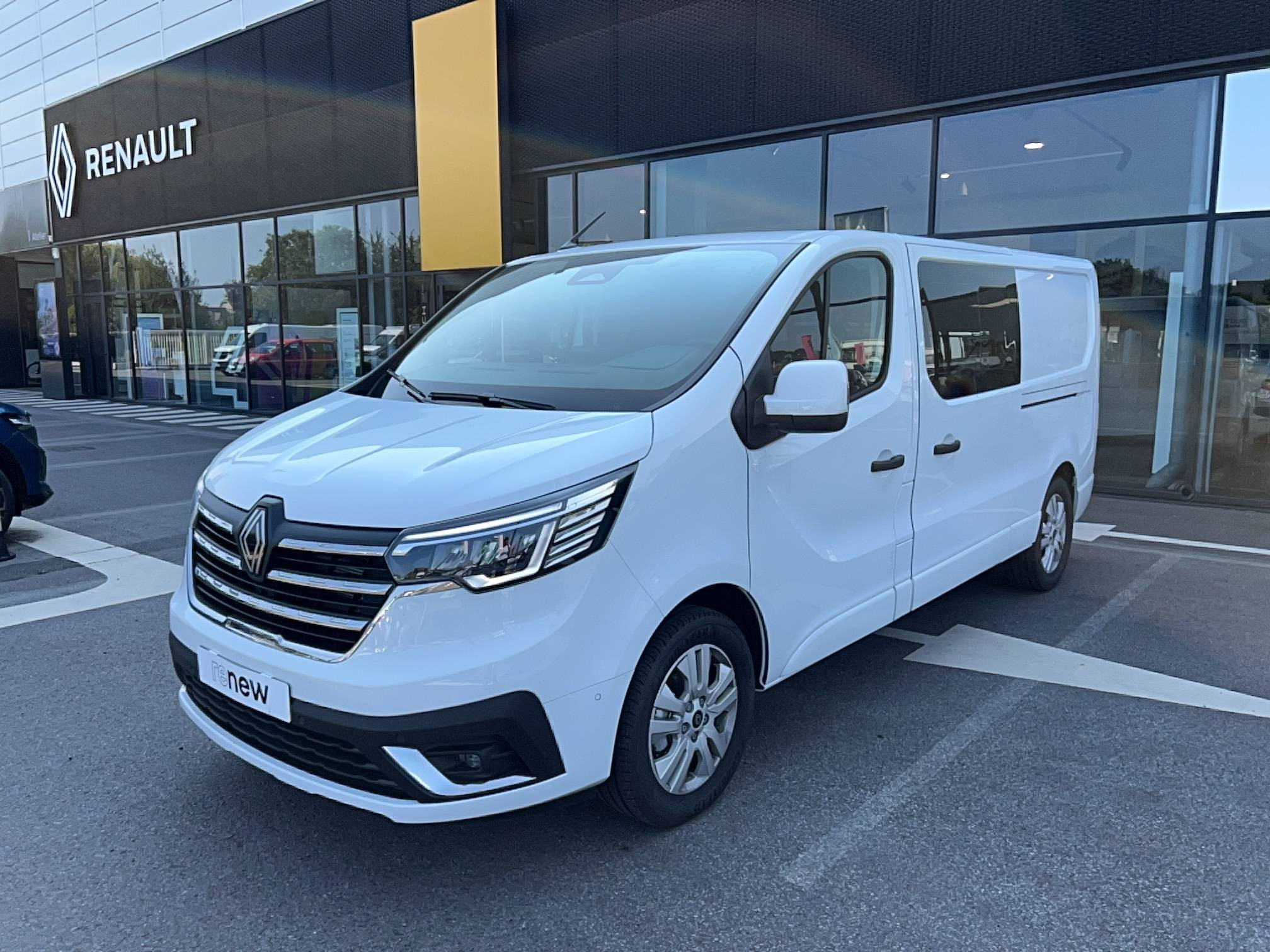 Renault Trafic Cabine Approfondie TRAFIC CA BLUE DCI 170 L2H1 3T AUTO occasion de 2026 en vente à Lamballe