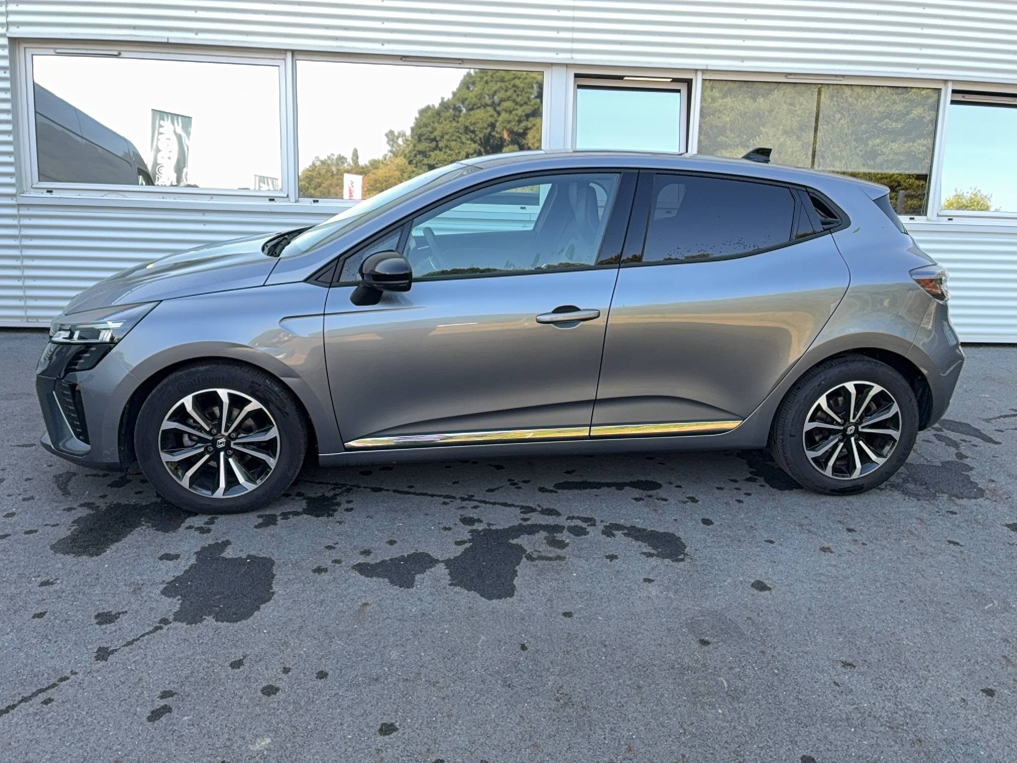 Vente en ligne Renault Clio 5 Clio TCe 90 au prix de 16 390 €