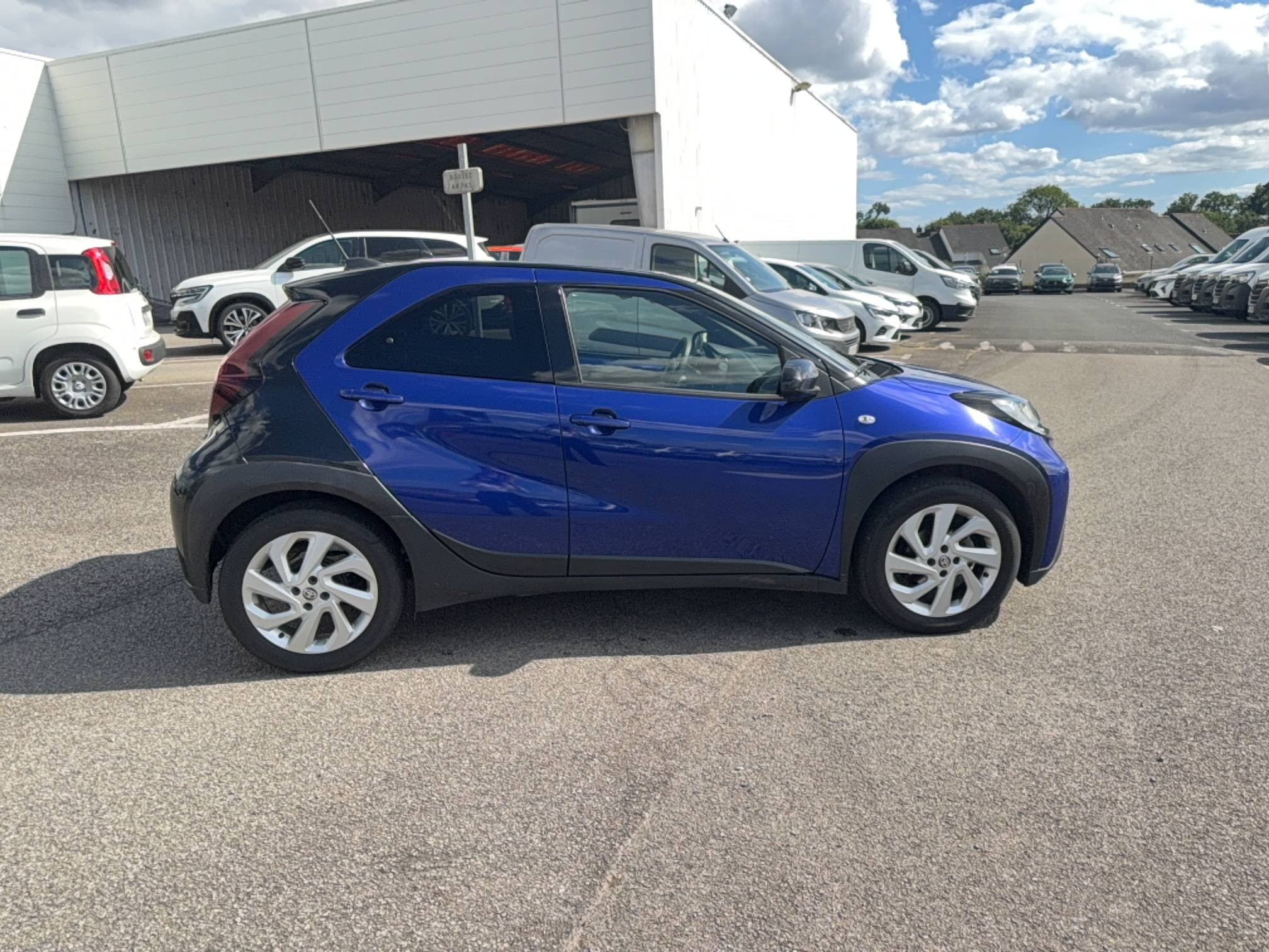 Vente en ligne Toyota Aygo X  1.0 VVT-i 72 S-CVT au prix de 15 490 €
