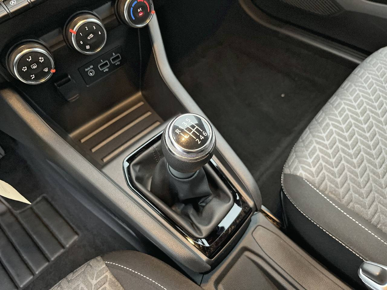 Vente en ligne Renault Clio 5 Clio TCe 90 au prix de 14 490 €