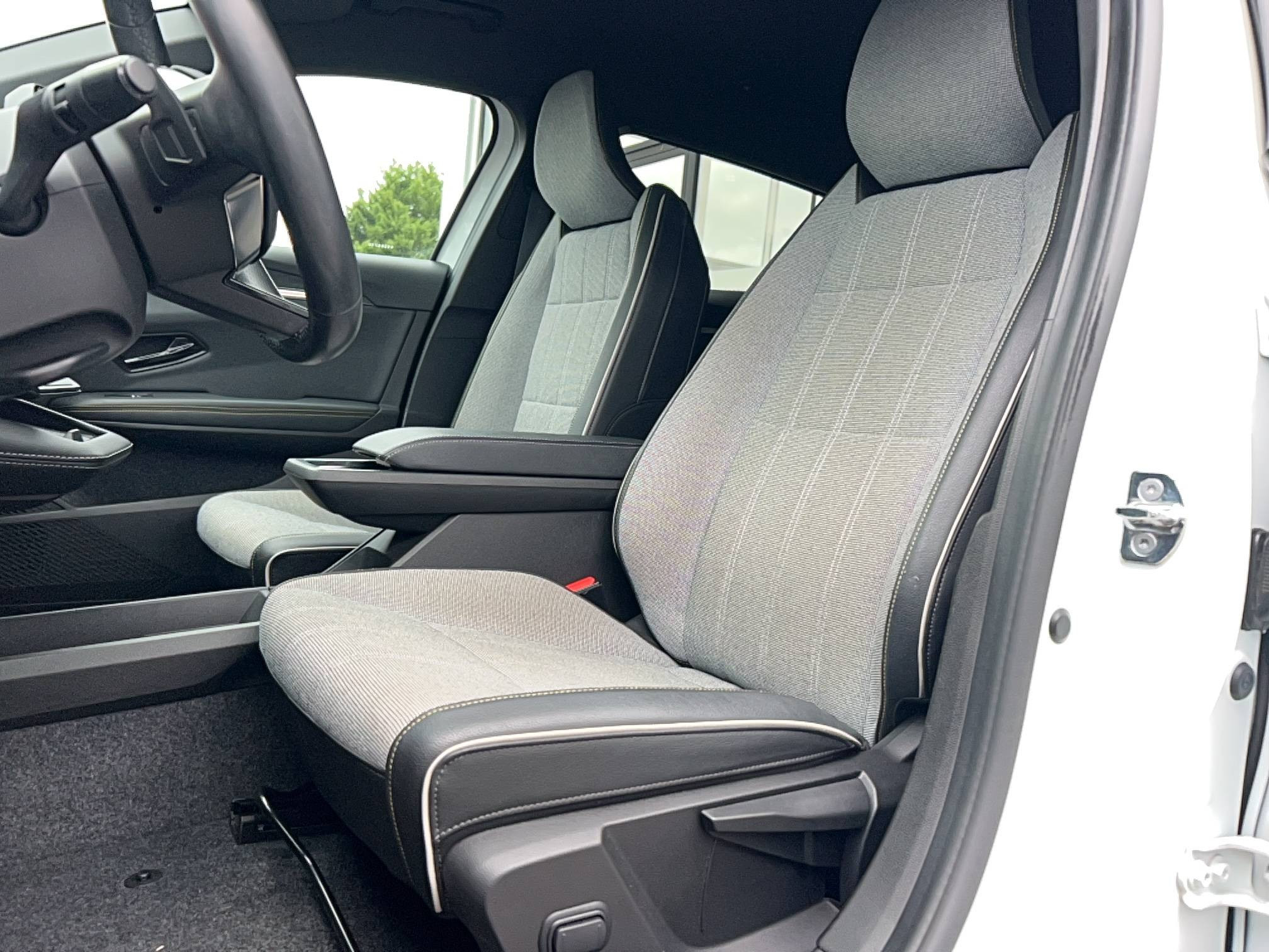 Vente en ligne Renault Megane E-Tech  EV60 220 ch super charge au prix de 23 990 €