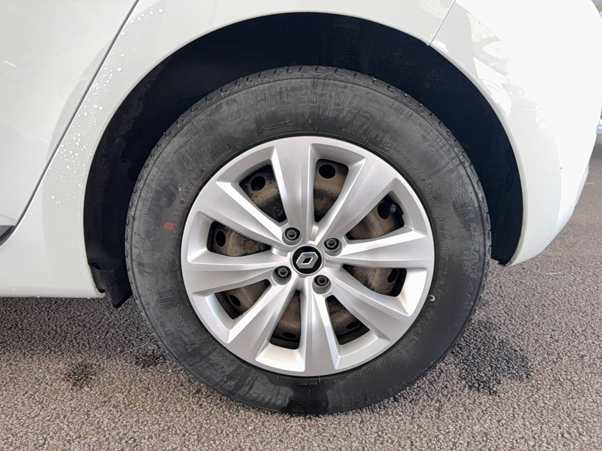 Vente en ligne Renault Clio 5 Clio SCe 65 au prix de 11 490 €