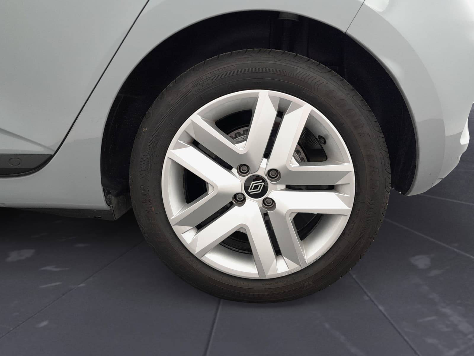 Vente en ligne Renault Clio 5 Clio Blue dCi 100 ch GSR2 au prix de 17 990 €