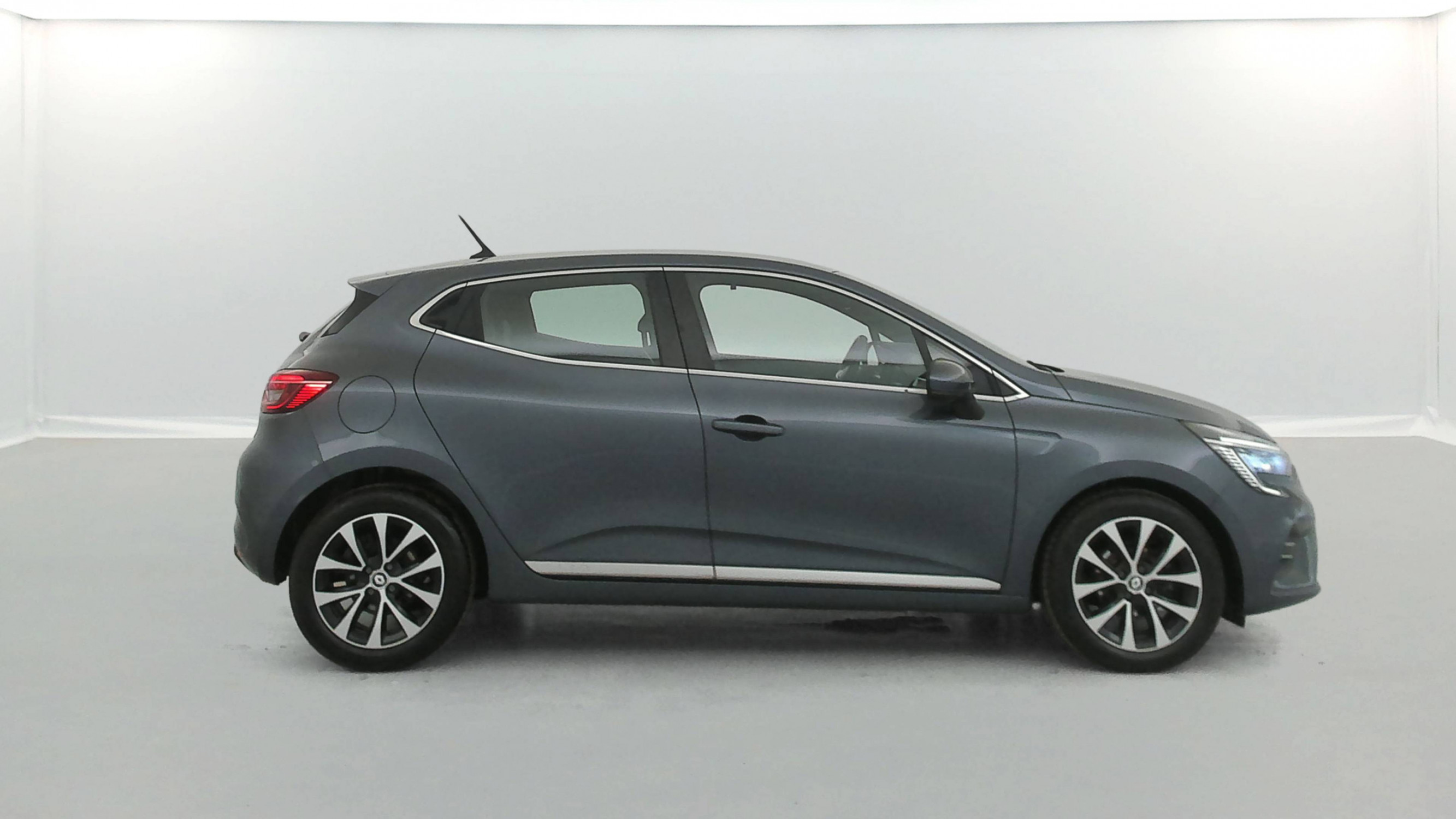 Vente en ligne Renault Clio 5 Clio TCe 90 - 21N au prix de 14 290 €