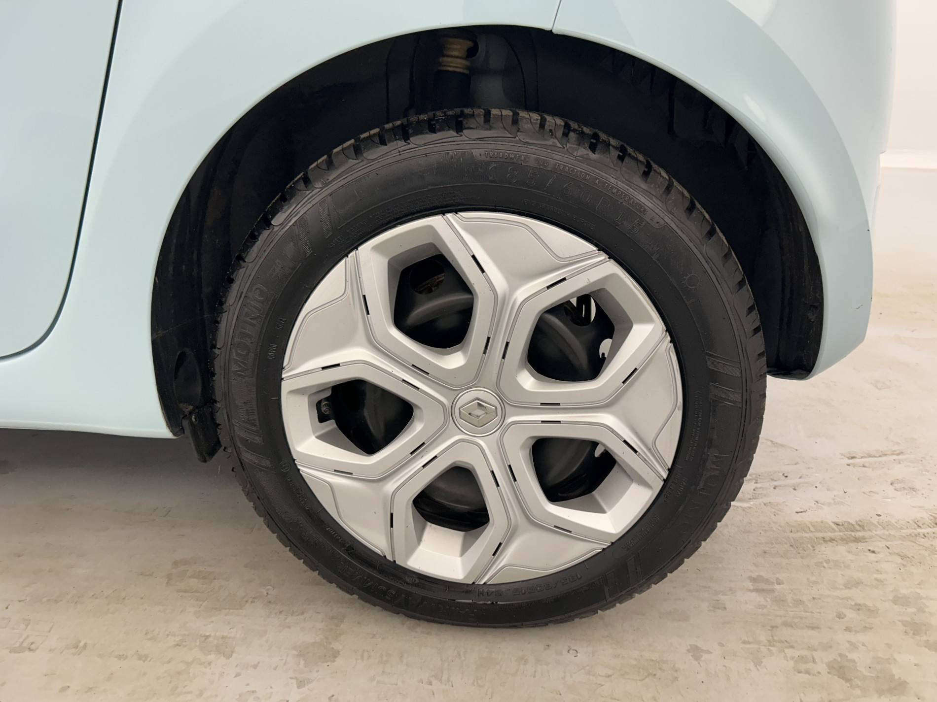 Vente en ligne Renault Twingo Electrique Twingo III E-Tech au prix de 11 990 €