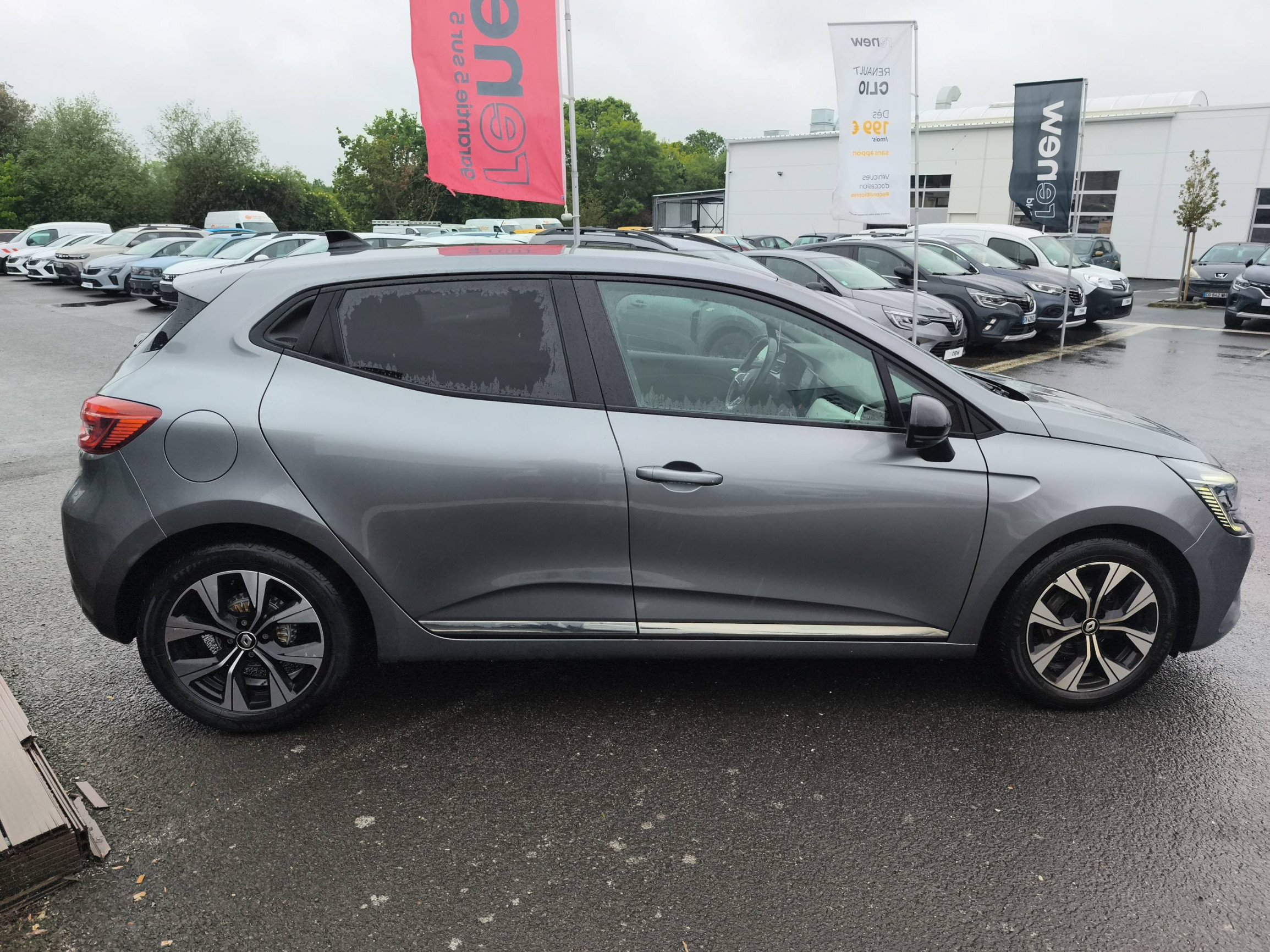 Vente en ligne Renault Clio 5 Clio TCe 100 GPL au prix de 13 990 €
