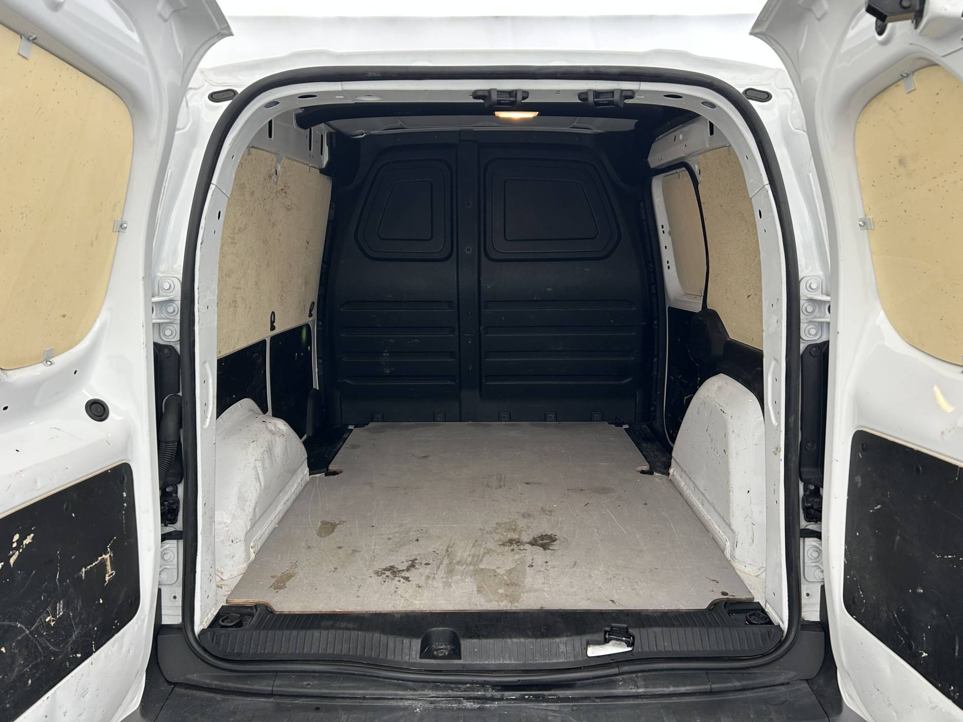 Vente en ligne Renault Kangoo Van  BLUE DCI 95 au prix de 18 790 €