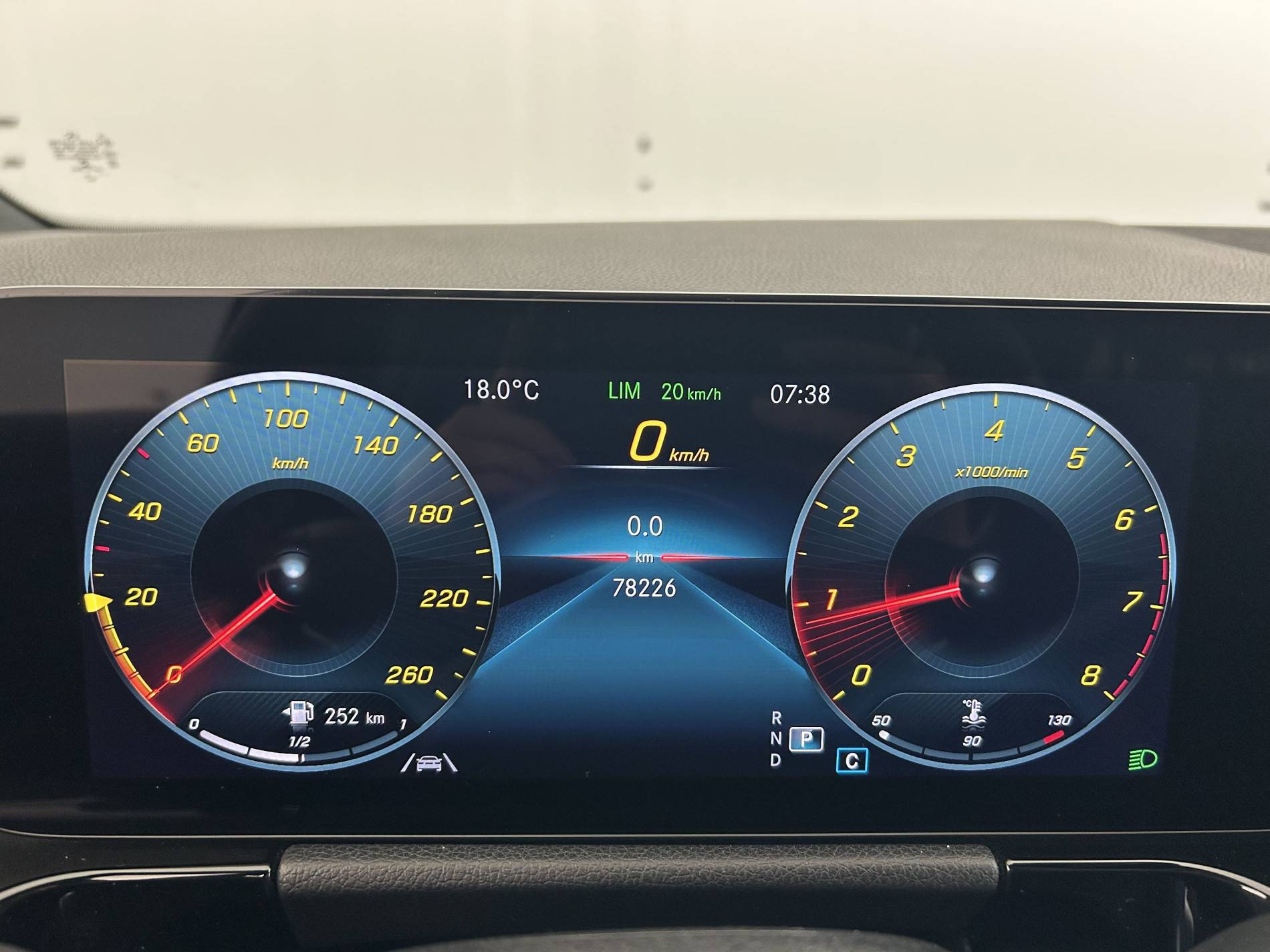 Vente en ligne Mercedes GLA  200 7G-DCT au prix de 31 890 €