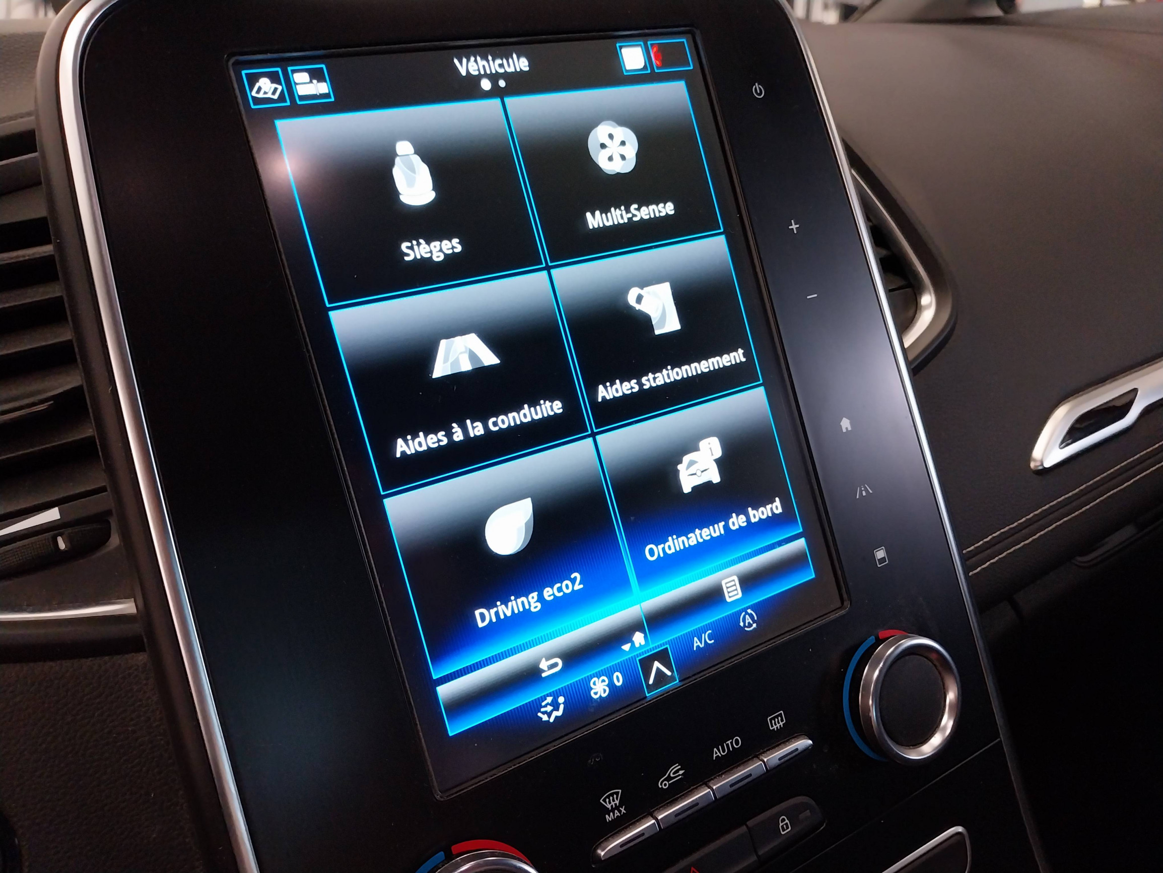 Vente en ligne Renault Scenic 4 Scenic Blue dCi 150 au prix de 14 990 €