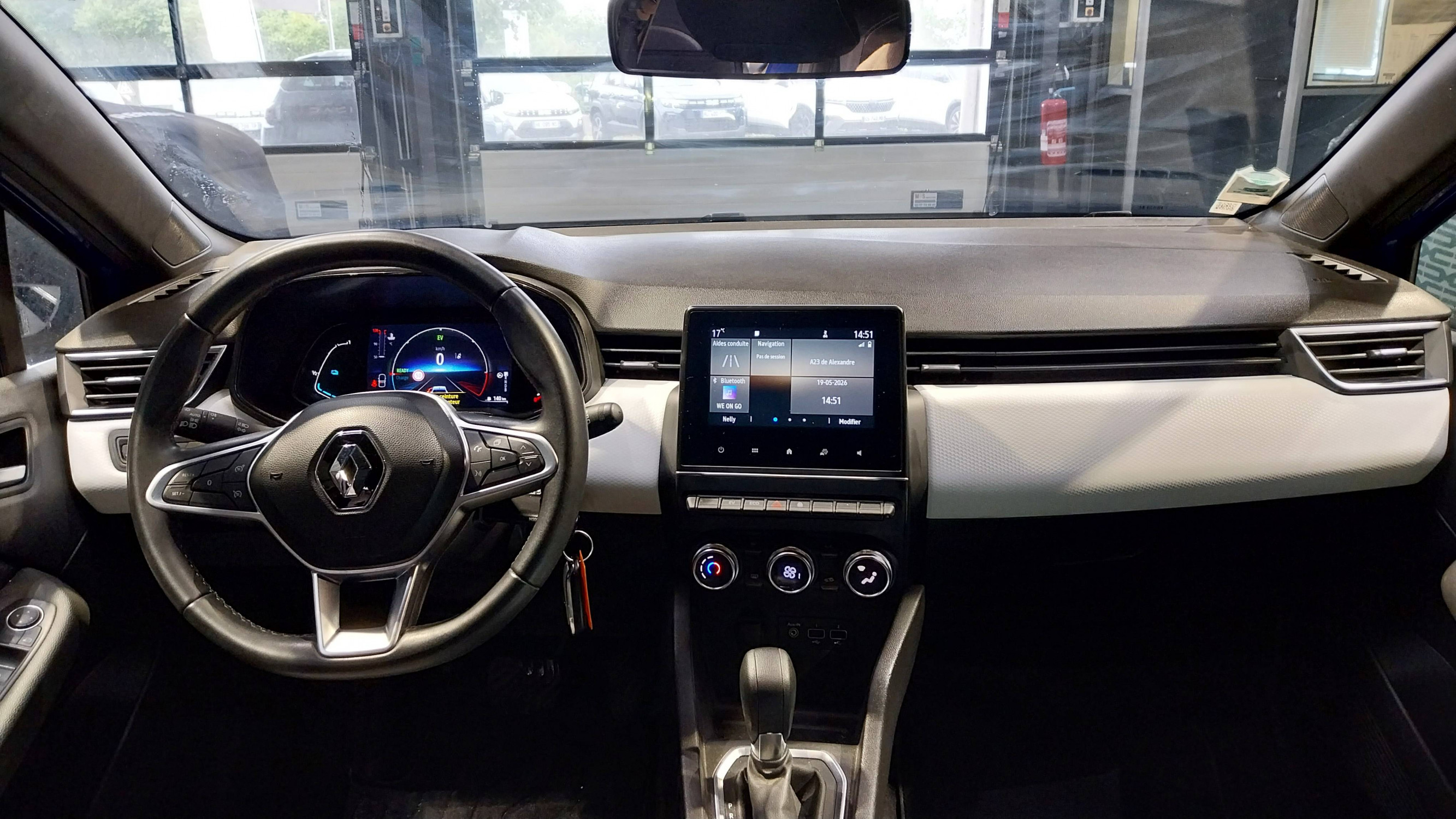 Vente en ligne Renault Clio 5 Clio E-Tech 140 - 21N au prix de 15 990 €