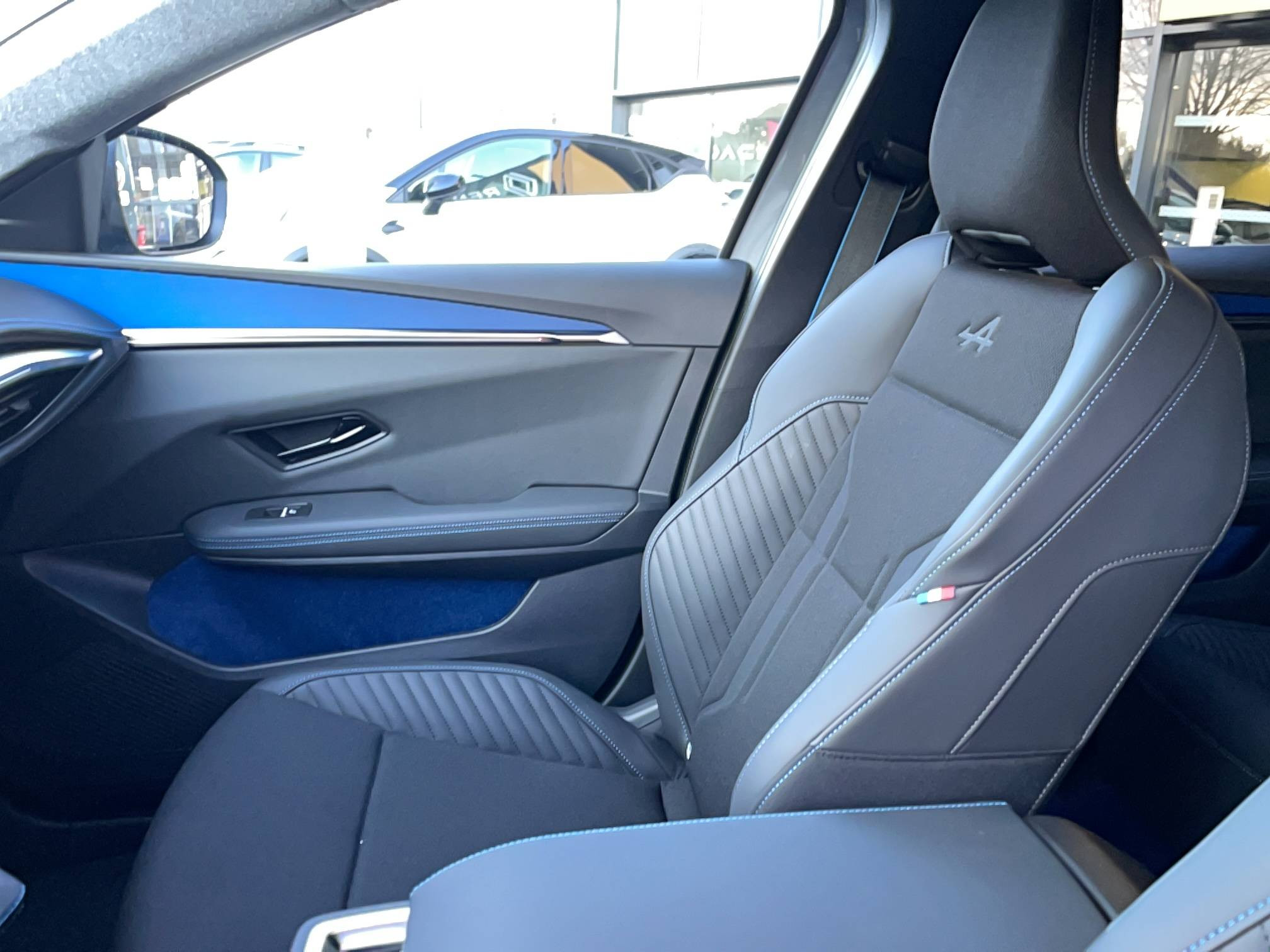 Vente en ligne Renault Scenic E-Tech  220 ch grande autonomie au prix de 44 990 €