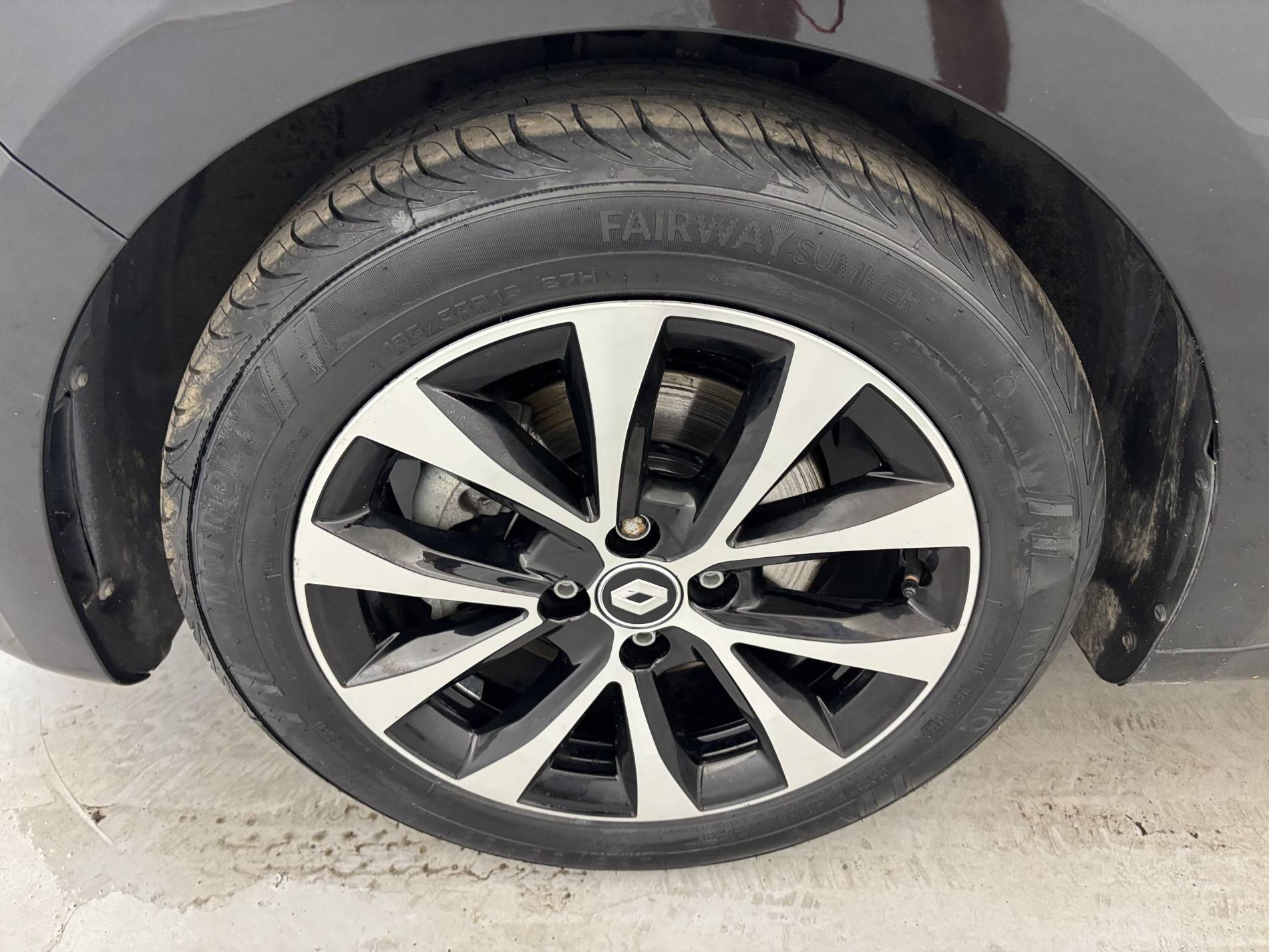 Vente en ligne Renault Clio 5 Clio E-Tech 140 - 21N au prix de 15 790 €