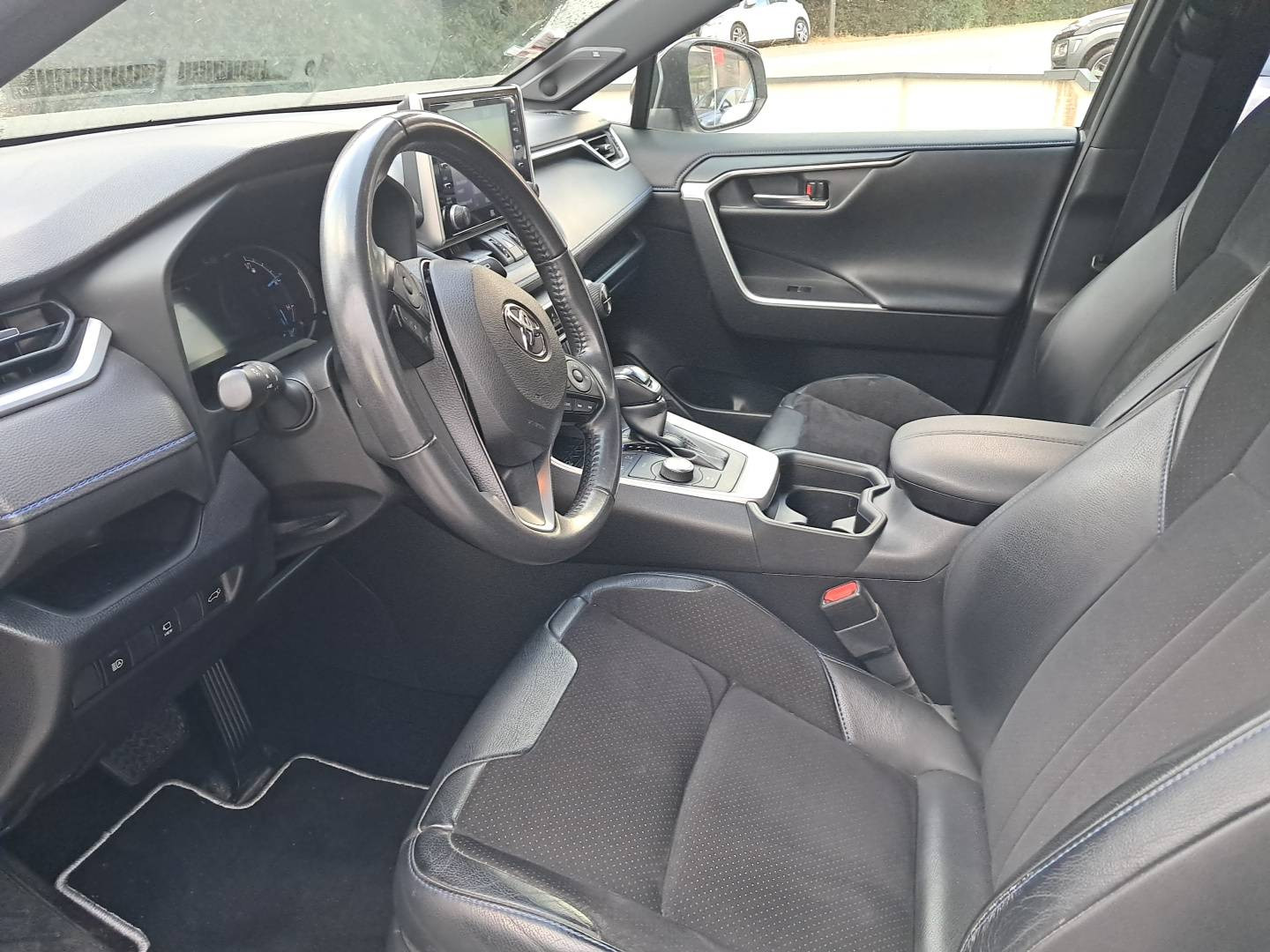Vente en ligne Toyota RAV4 RAV4 Hybride 222 ch AWD-i au prix de 36 990 €