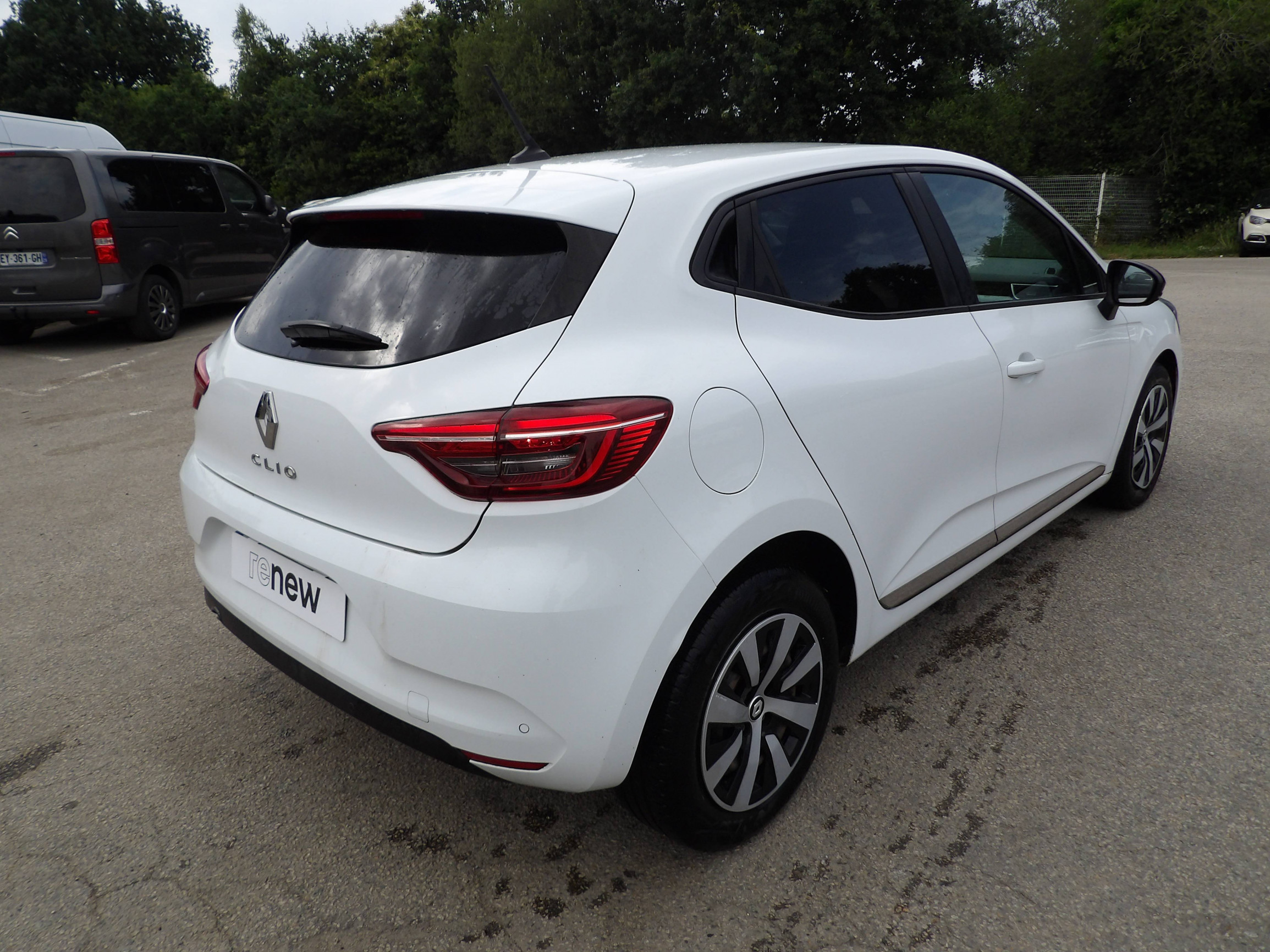 Vente en ligne Renault Clio 5 Clio TCe 90 au prix de 13 799 €