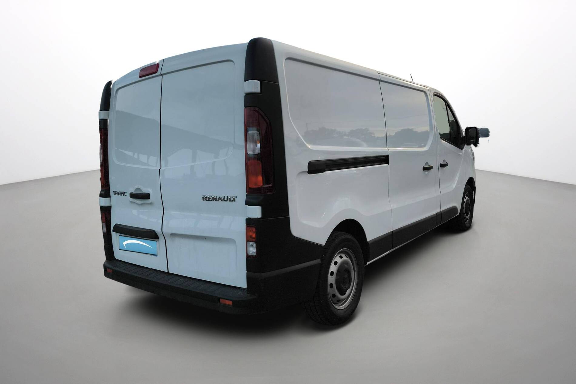 Vente en ligne Renault Trafic 3 Fourgon TRAFIC FGN L2H1 3000 KG BLUE DCI 130 au prix de 23 990 €